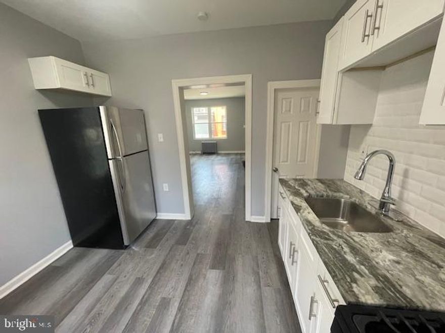 Located at 618 W Mayfield St we have an incredible home for you to consider! This lovely, newly renovated home features 3 bedrooms and one bathroom! The gorgeous kitchen includes white shaker cabinets, a tile backsplash, and ample cabinet/counter space. New stainless steel appliances will be installed prior to move-in. The living room is incredibly spacious, with stairs leading up to the second story. The rooms are bright and open, with tons of storage space and windows. The bathroom features a tub and is sleek, modern, and comfortable. Additionally, there is a nice back patio. Laundry hooks ups are available in the basement.