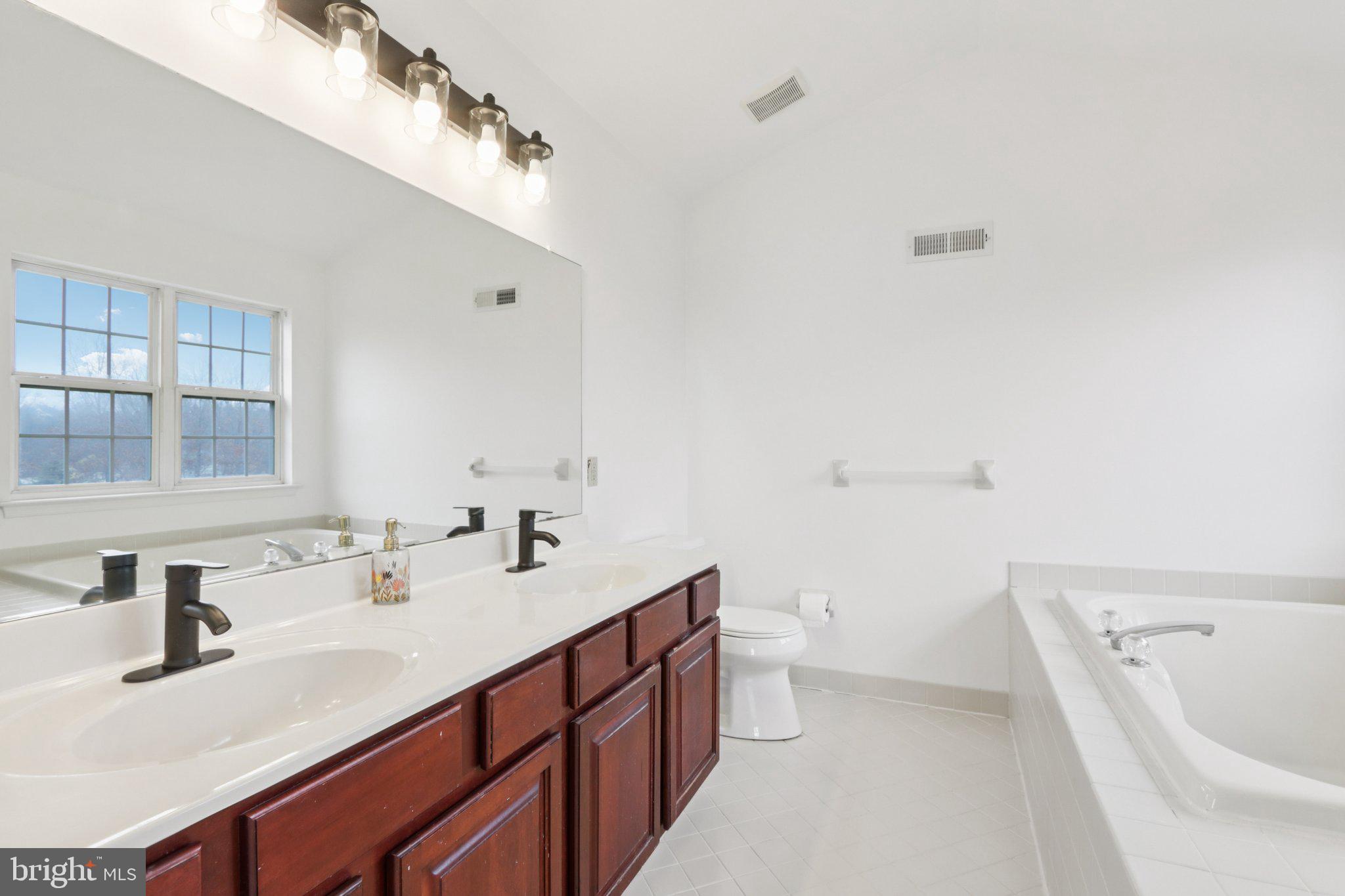 BELCOURT MANOR - Residential