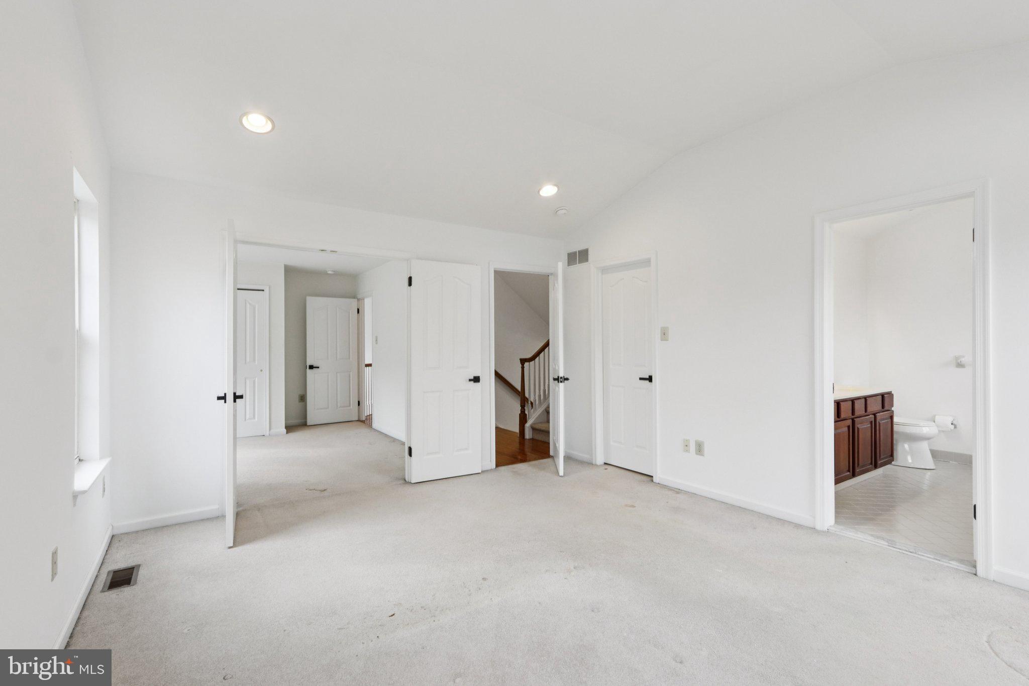 BELCOURT MANOR - Residential