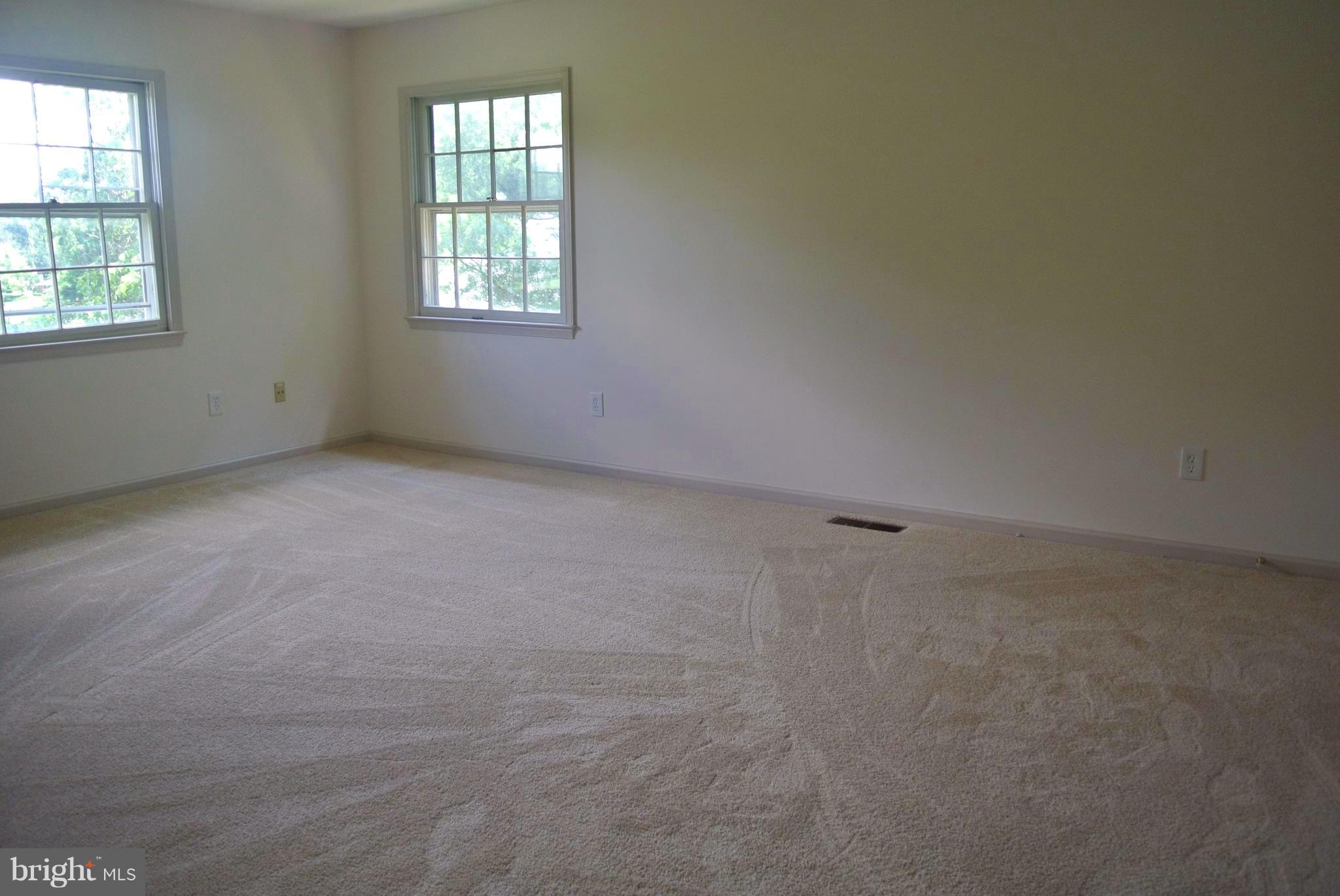 LANGLEY OAKS - Residential Lease