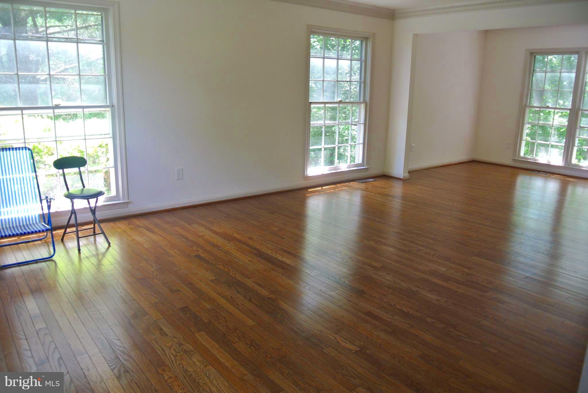 LANGLEY OAKS - Residential Lease