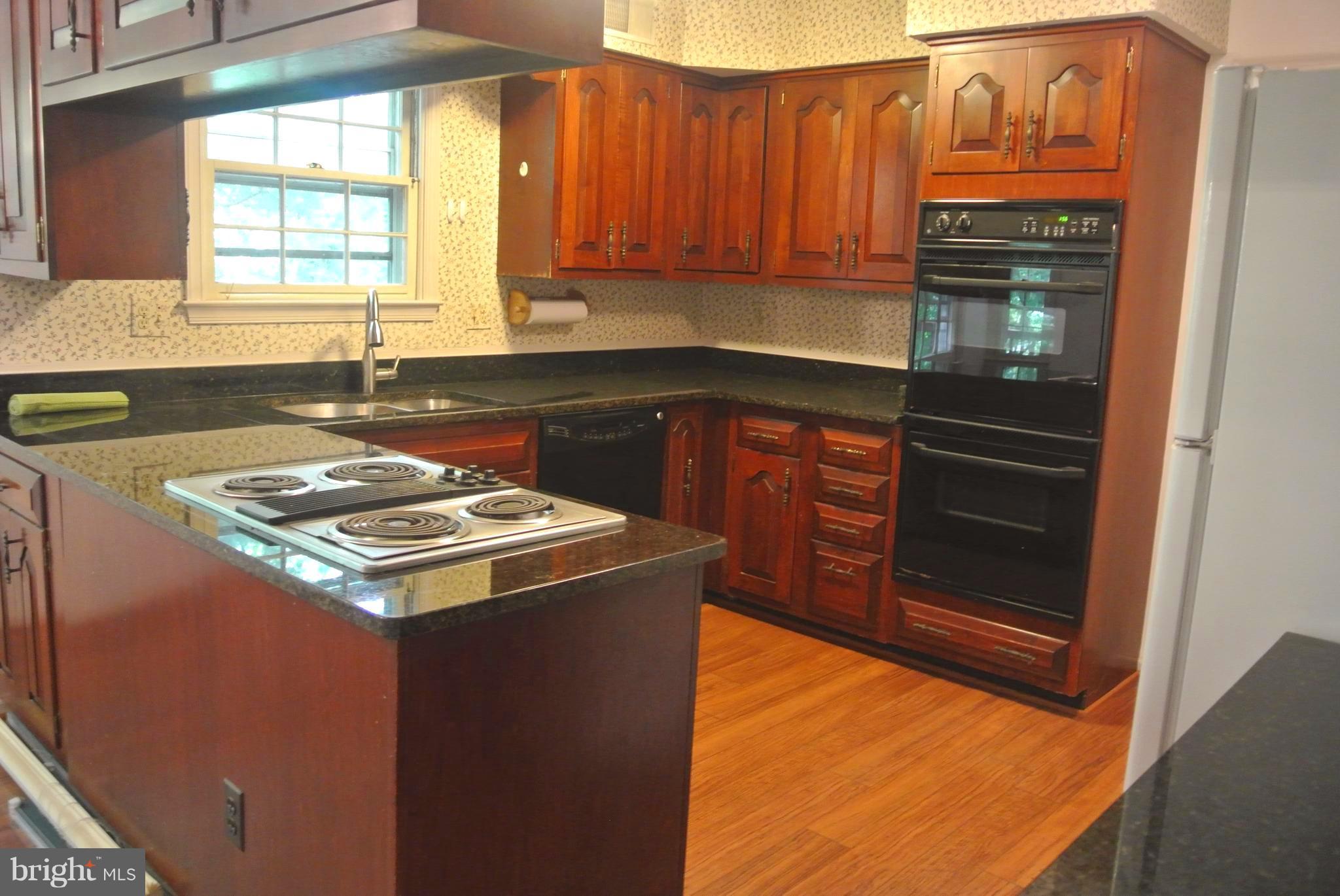 LANGLEY OAKS - Residential Lease