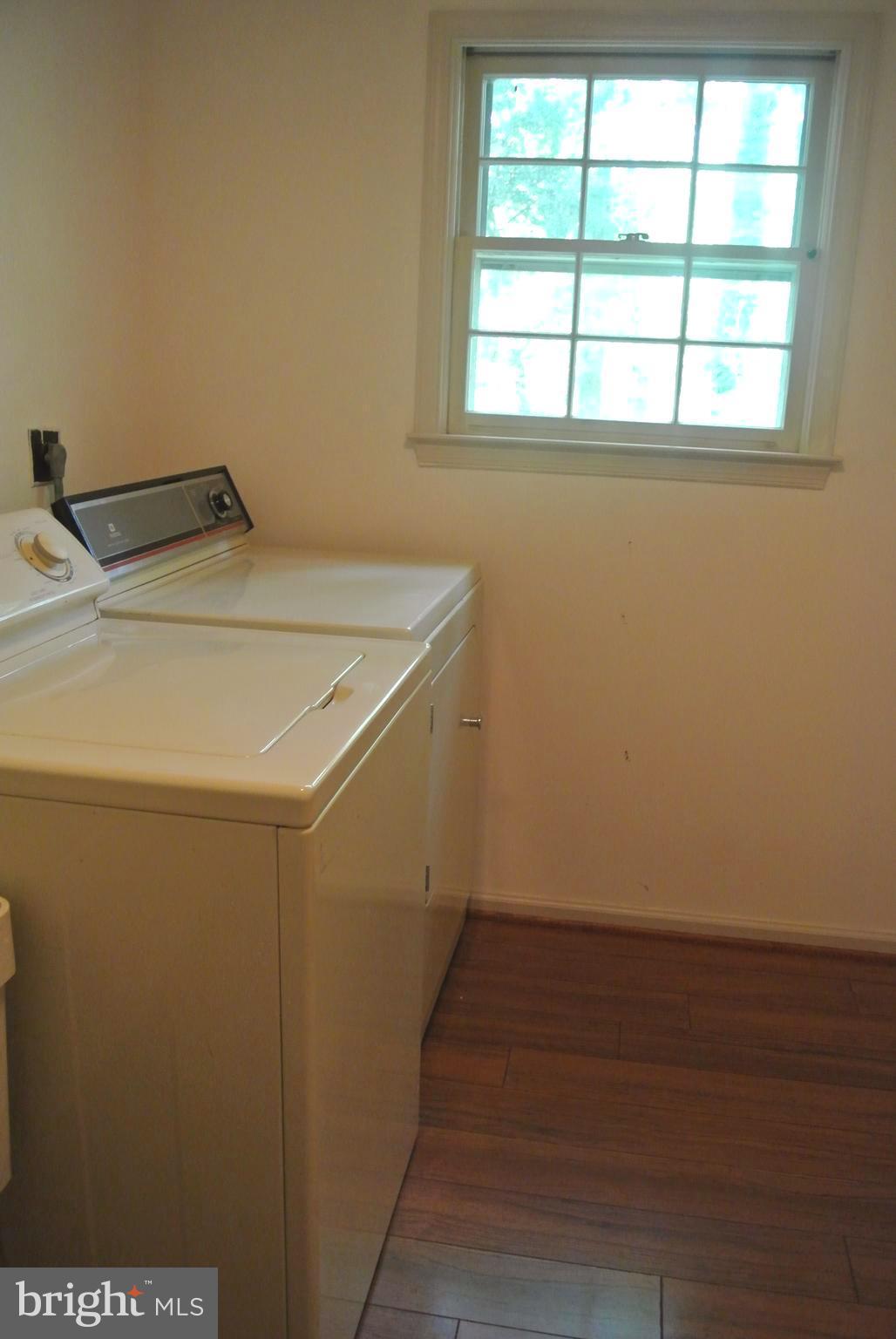 LANGLEY OAKS - Residential Lease