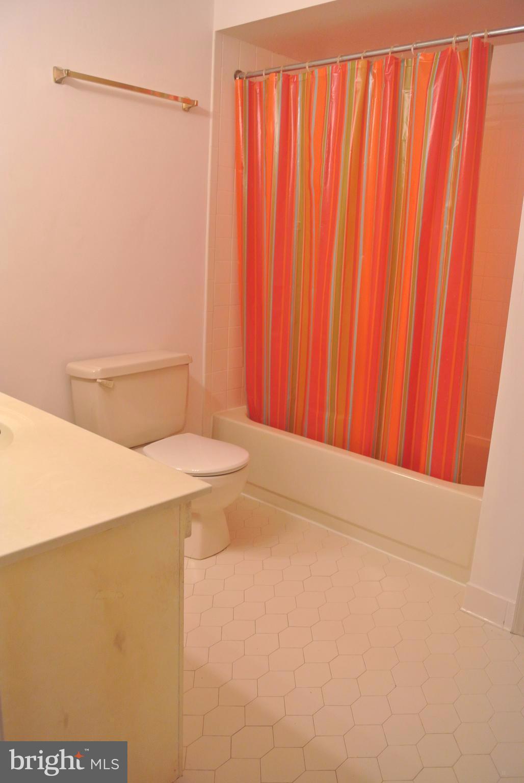 LANGLEY OAKS - Residential Lease