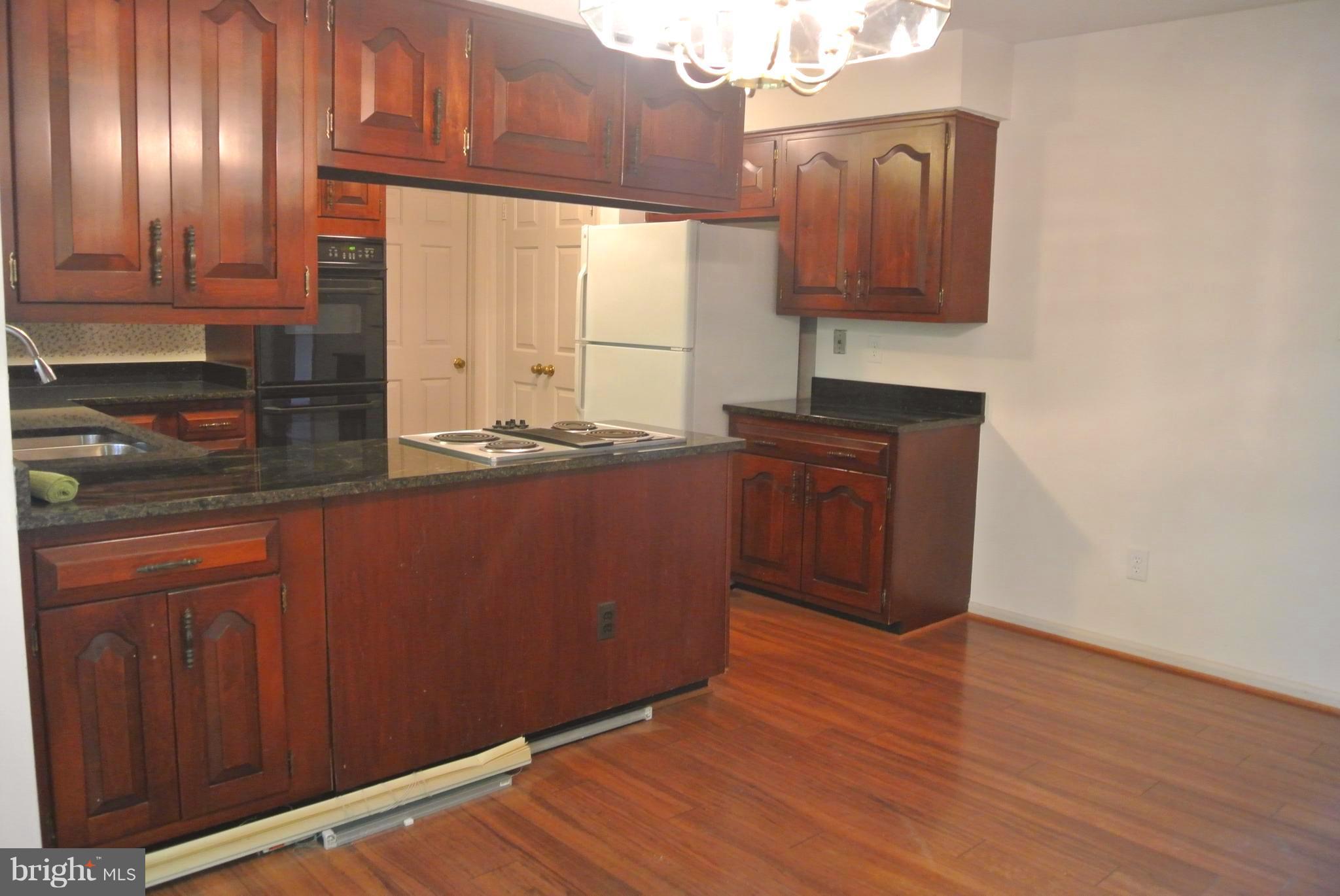 LANGLEY OAKS - Residential Lease