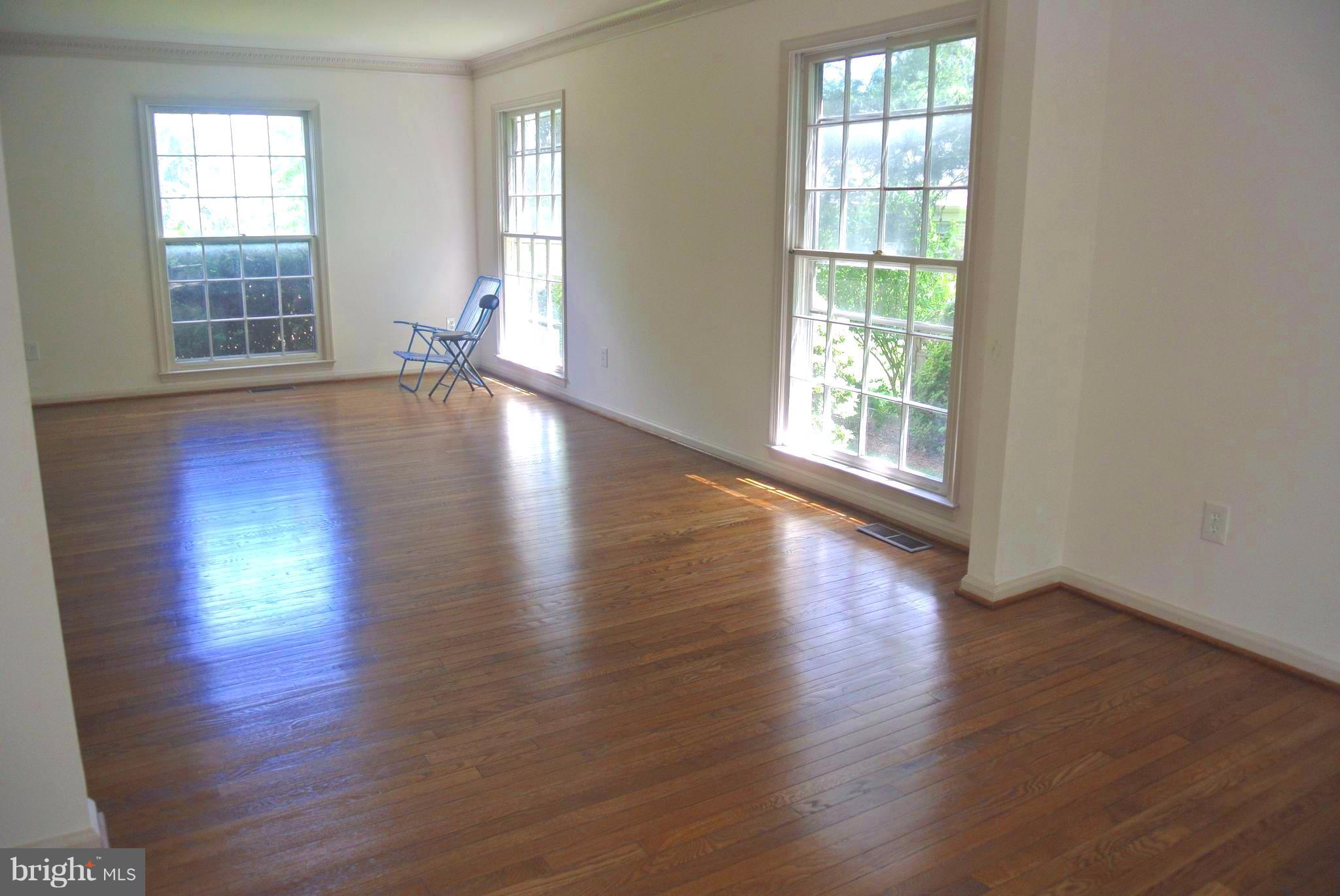 LANGLEY OAKS - Residential Lease