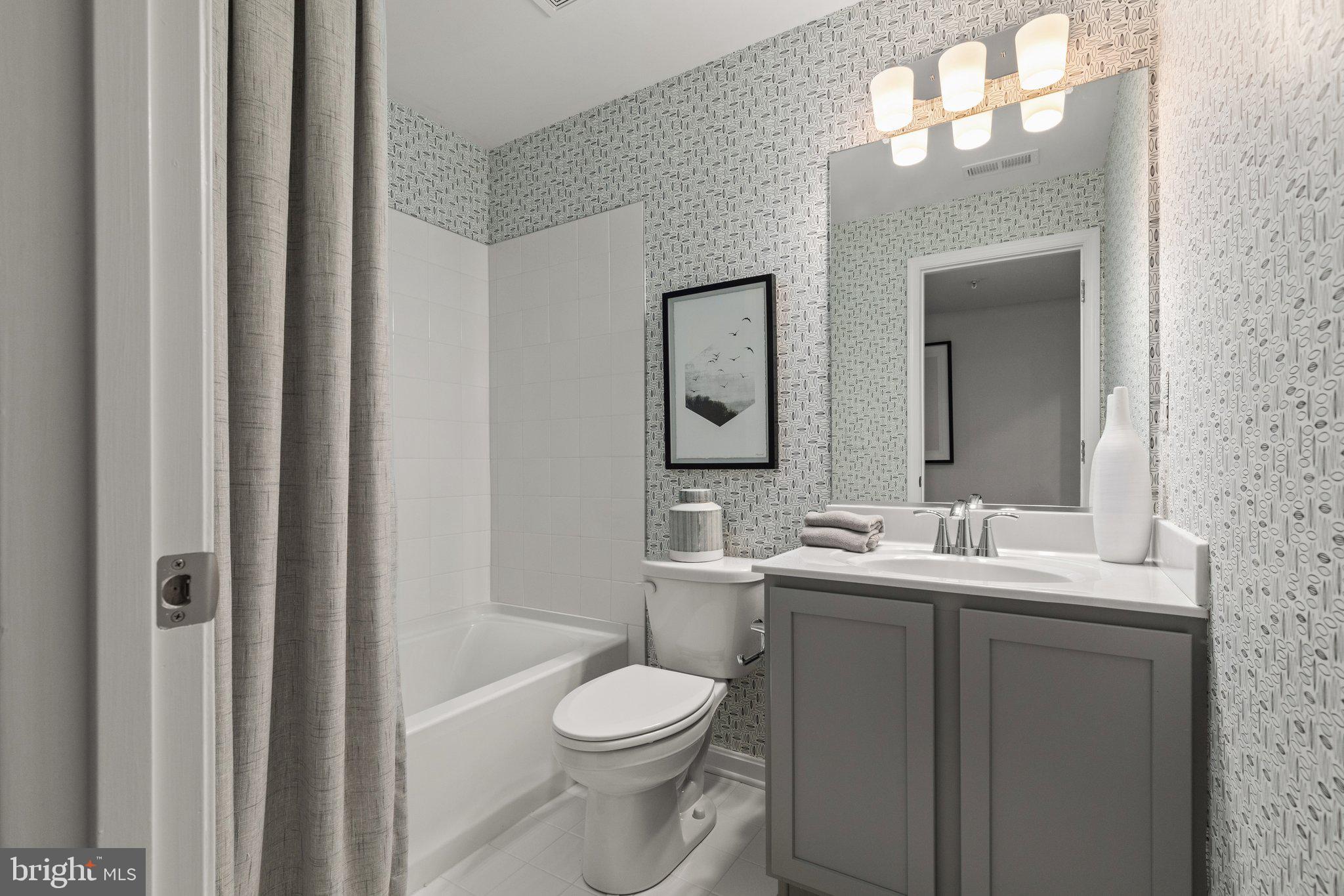 LAKEWOOD ESTATES - Residential