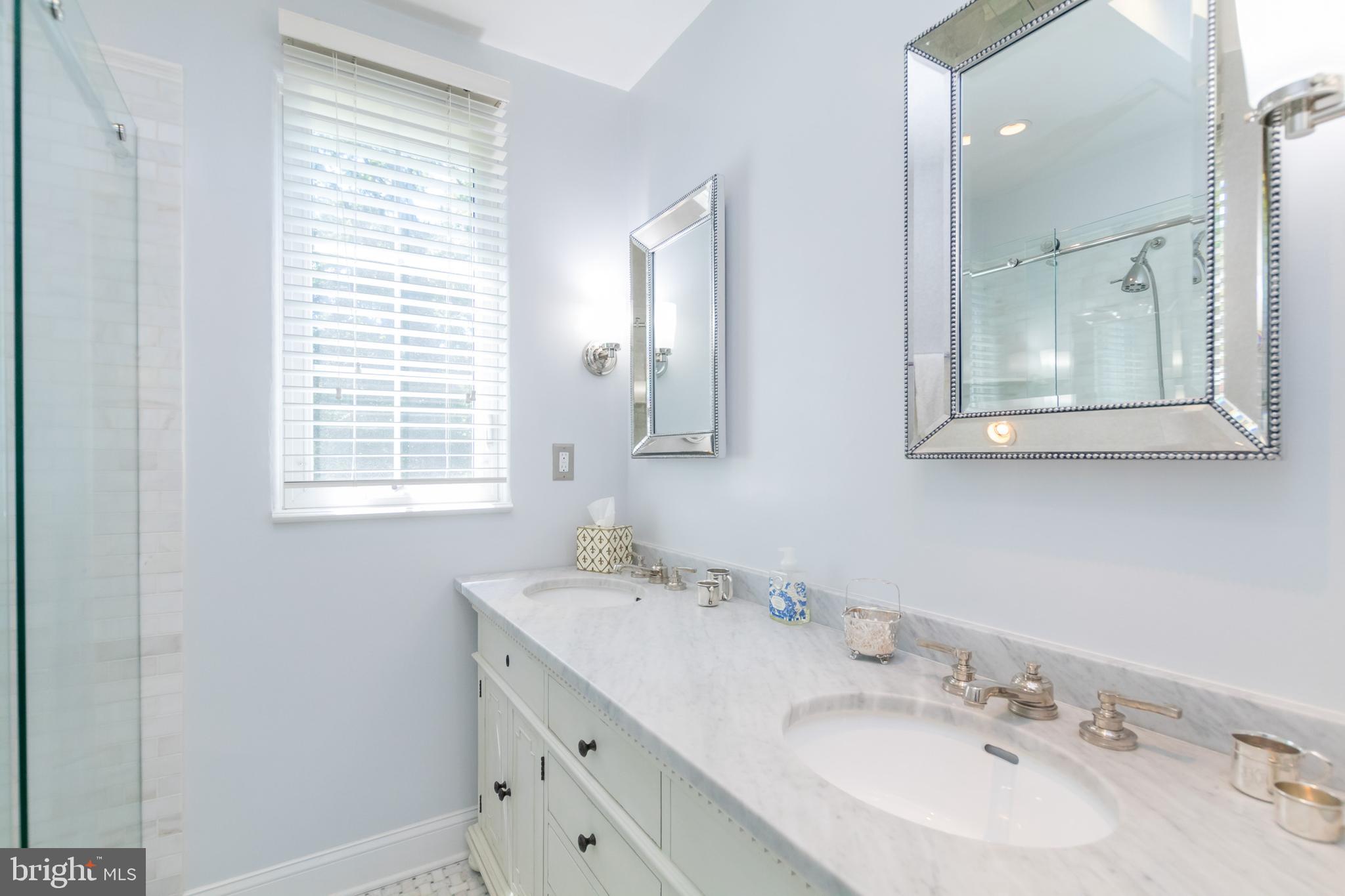 ROLAND PARK - Residential