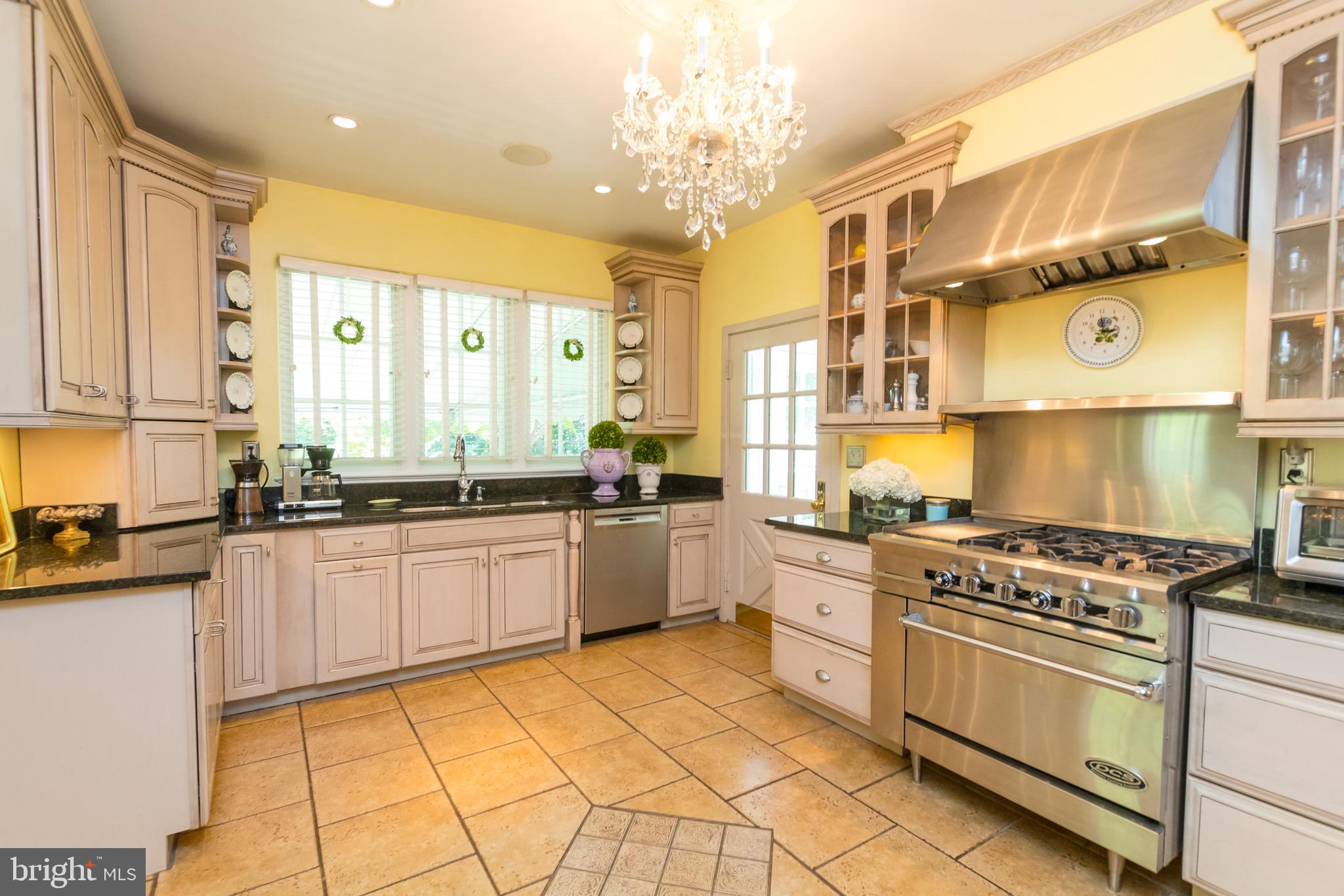 ROLAND PARK - Residential