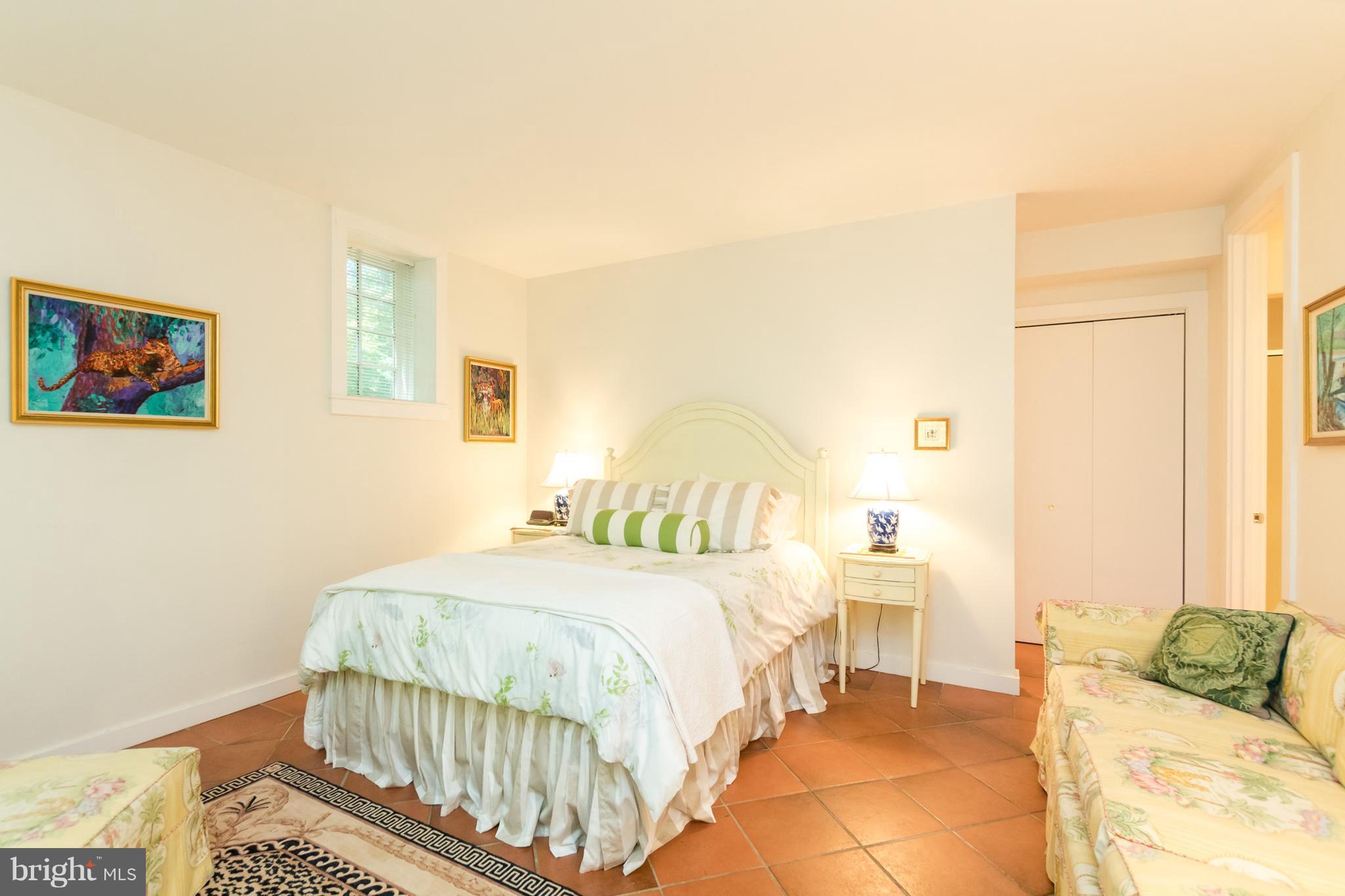 ROLAND PARK - Residential