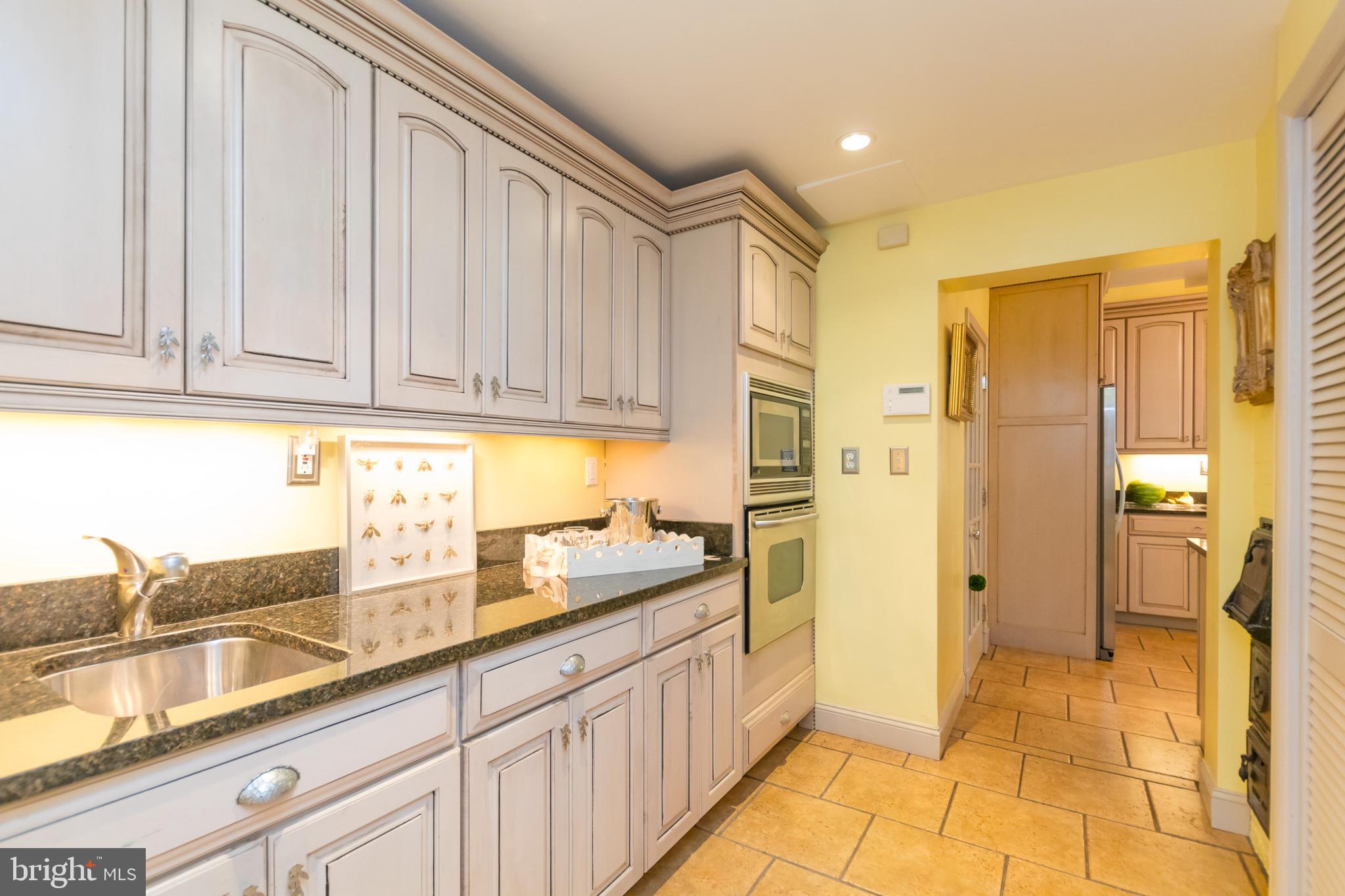 ROLAND PARK - Residential