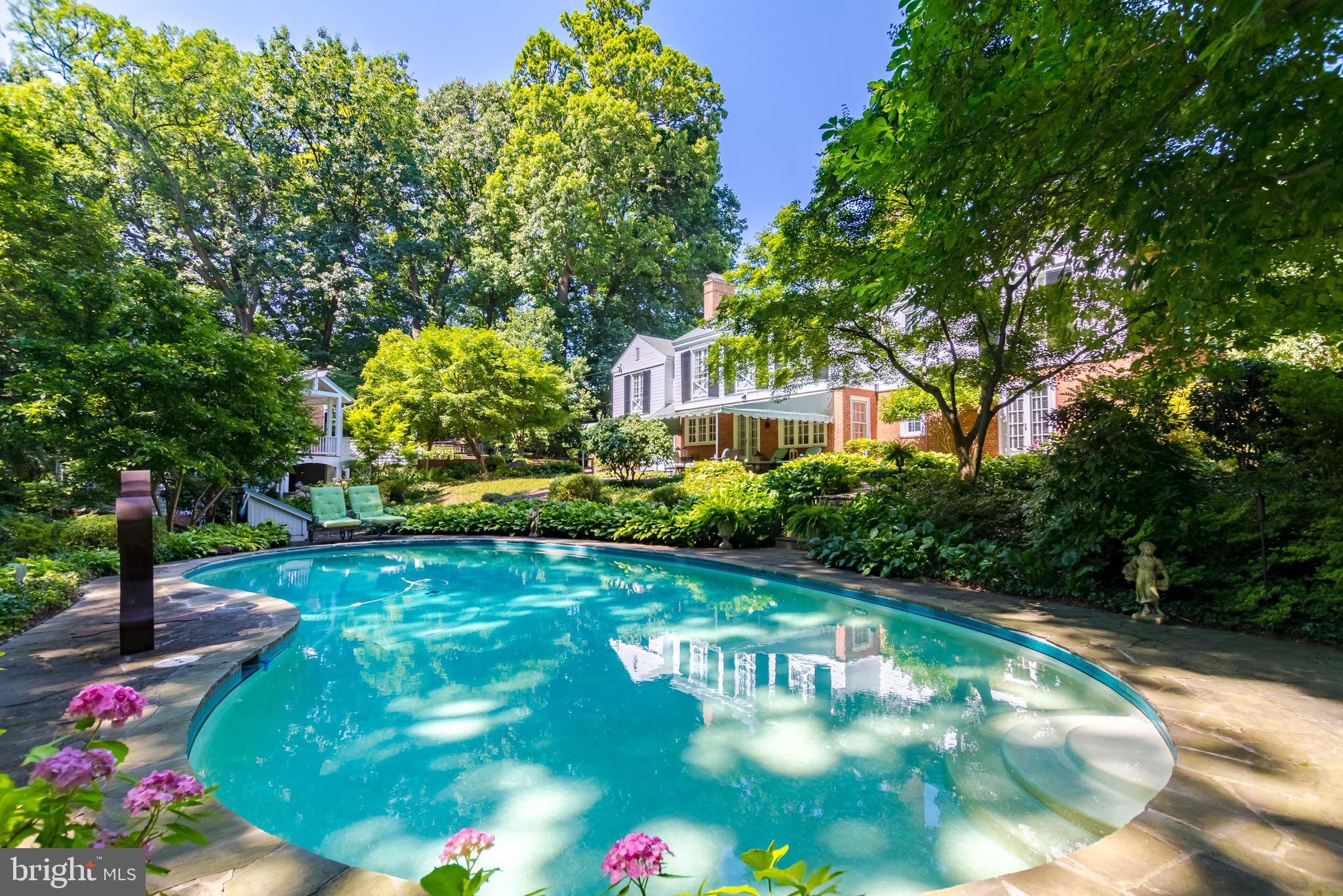 ROLAND PARK - Residential