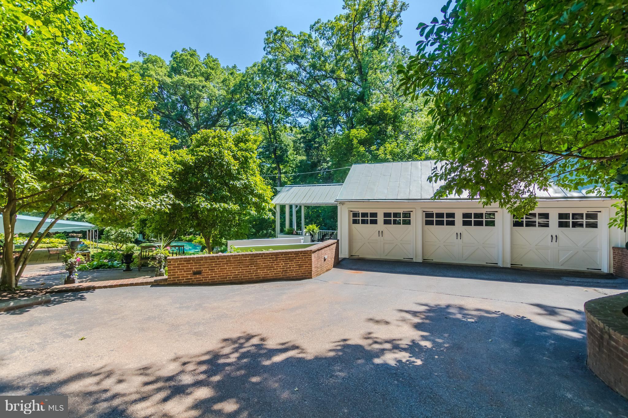 ROLAND PARK - Residential