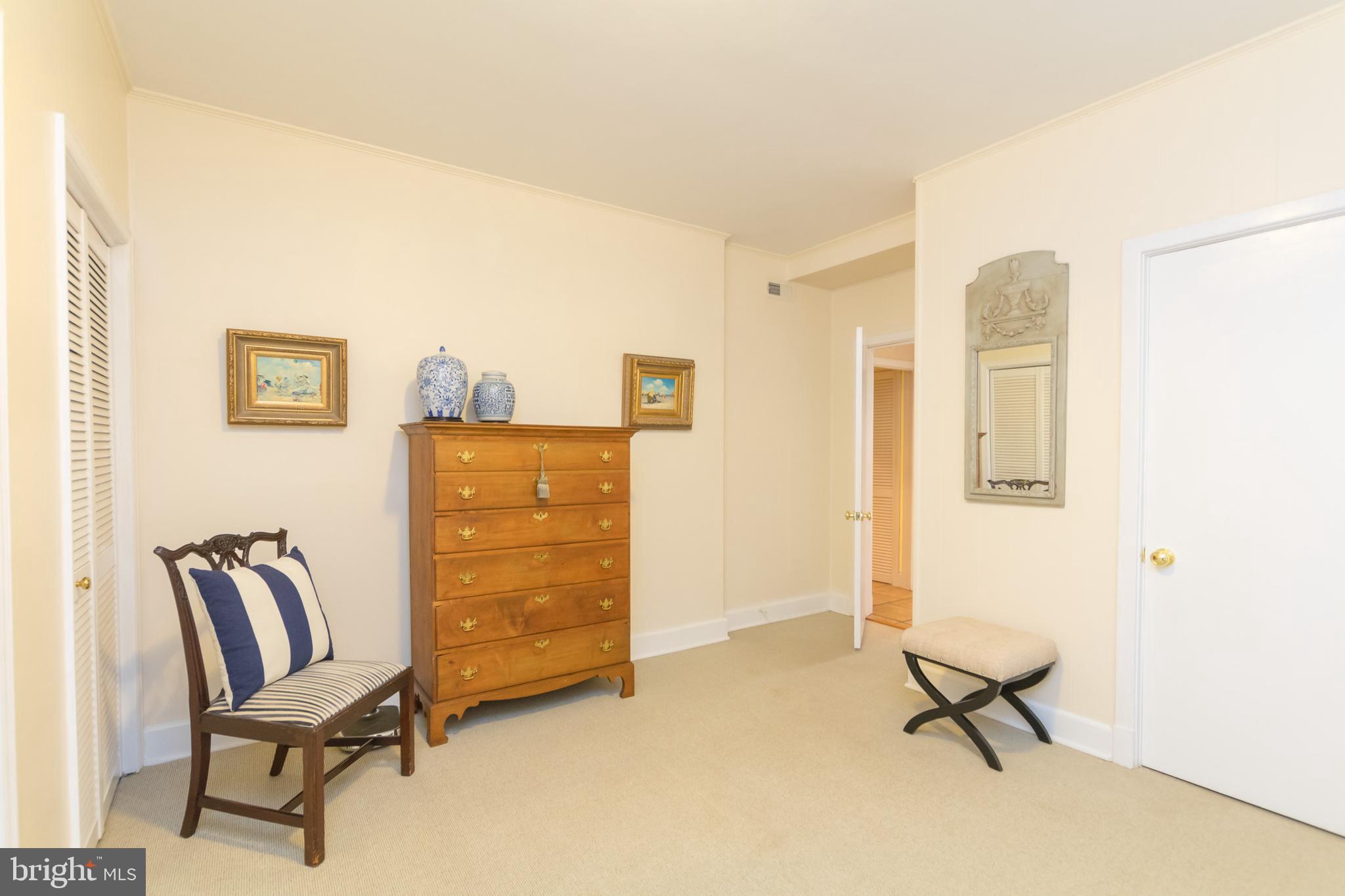 ROLAND PARK - Residential