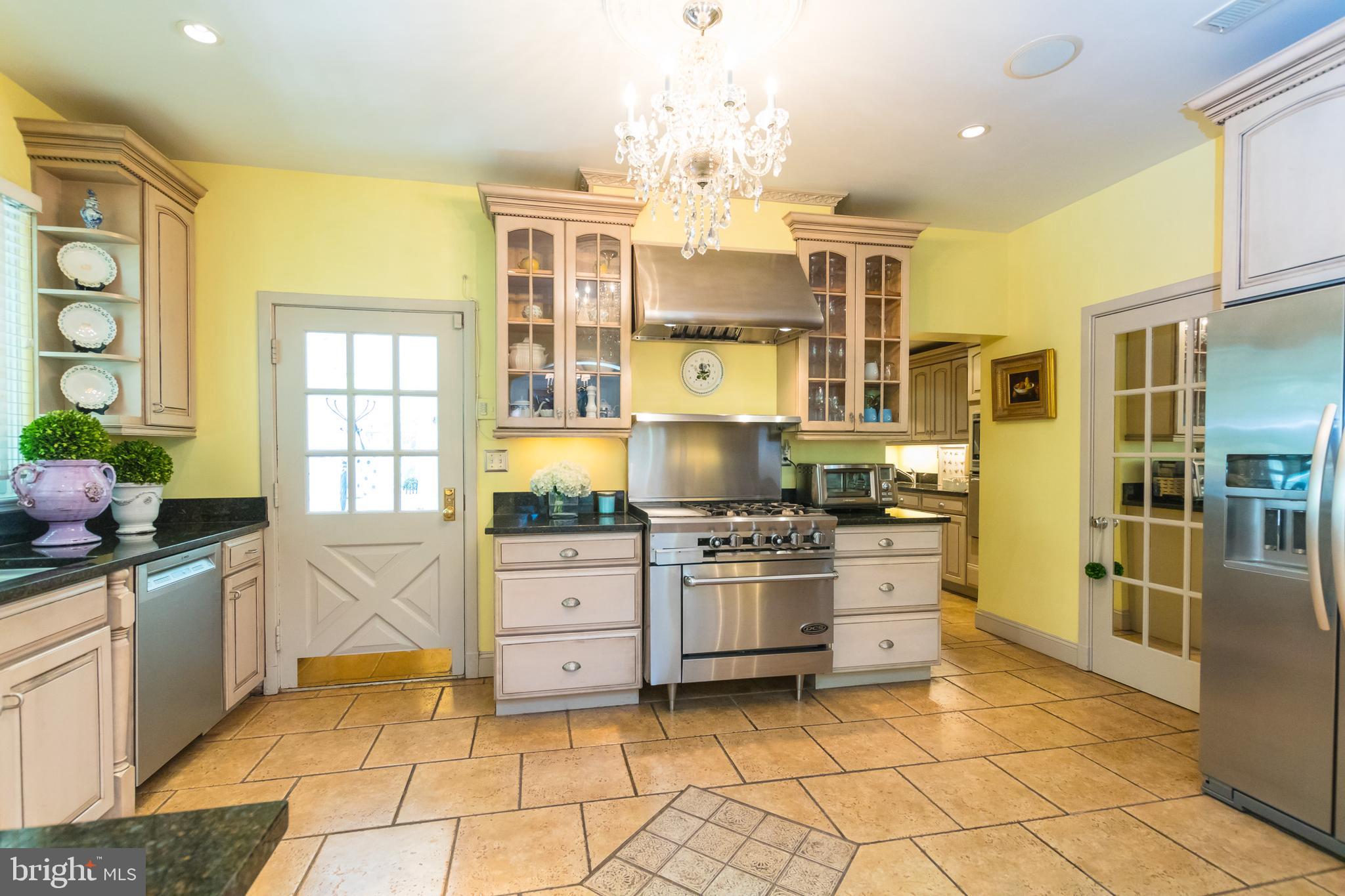 ROLAND PARK - Residential