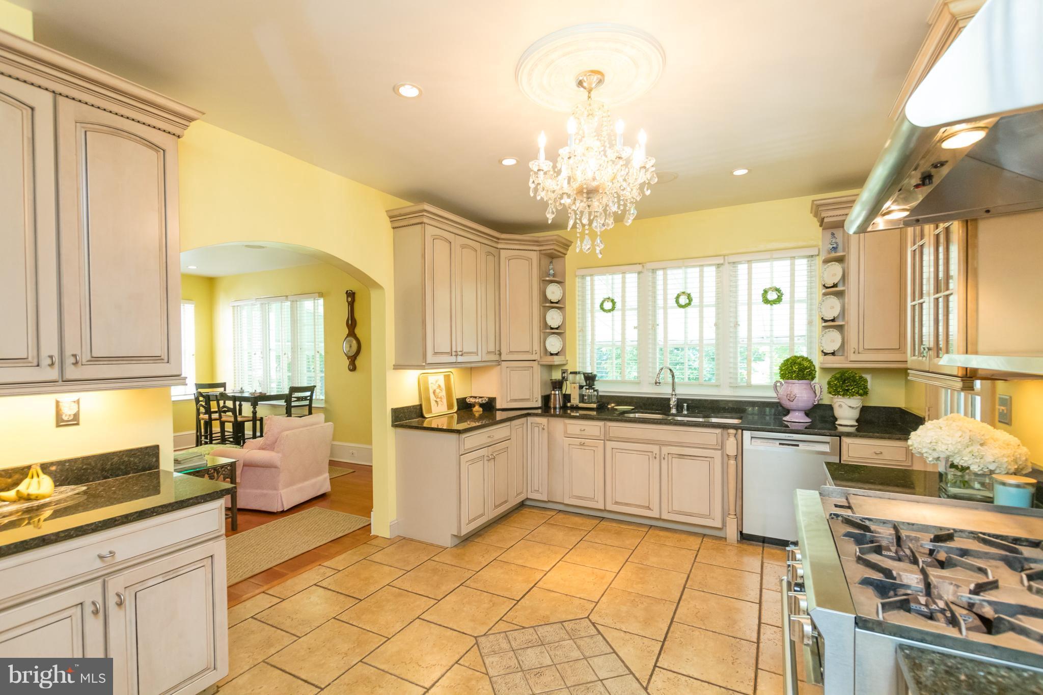 ROLAND PARK - Residential