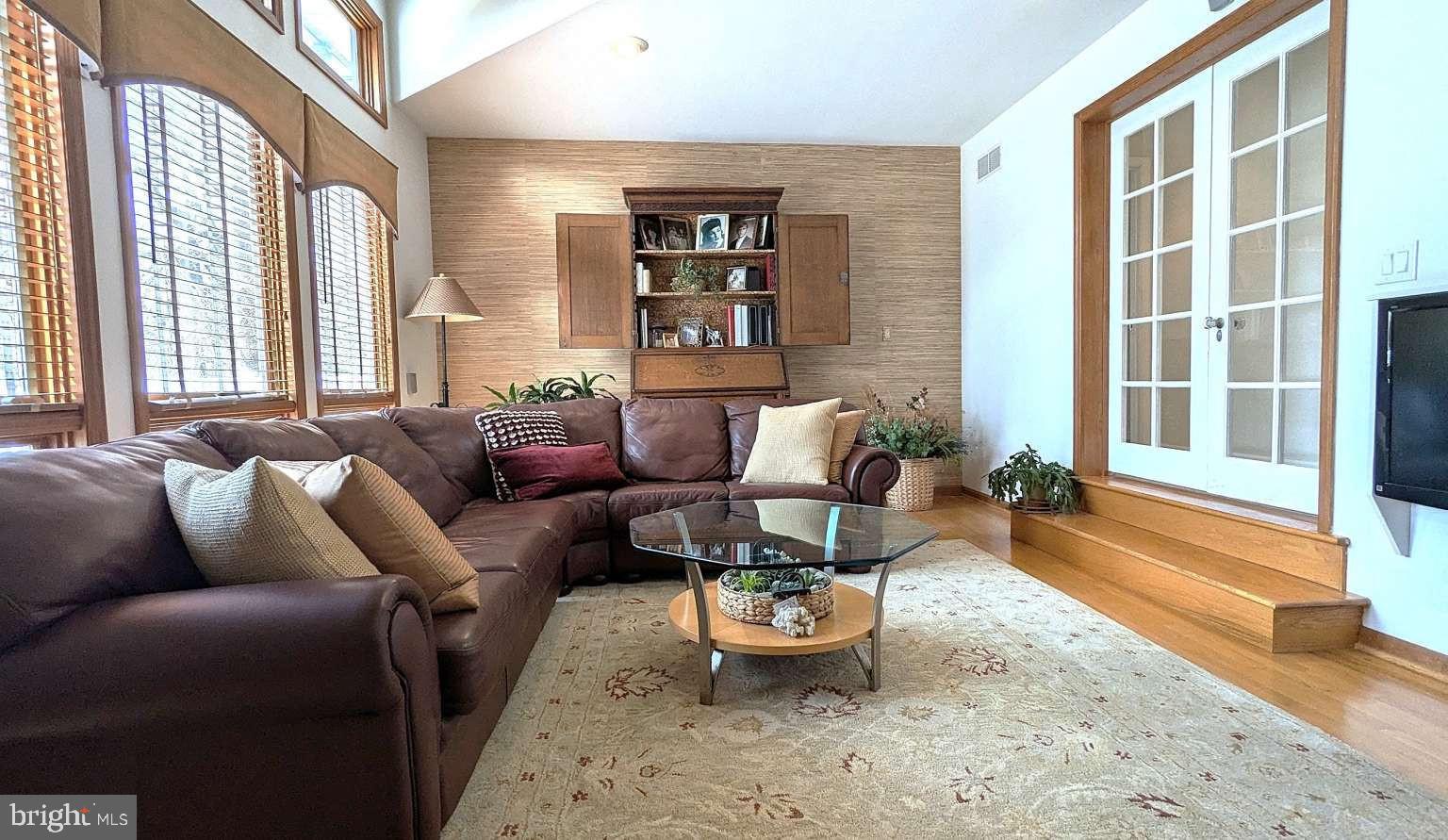 MEADOWCROFT - Residential