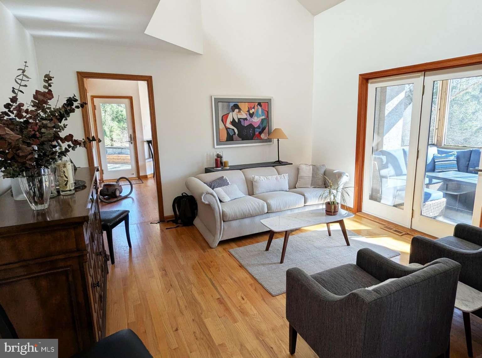 MEADOWCROFT - Residential