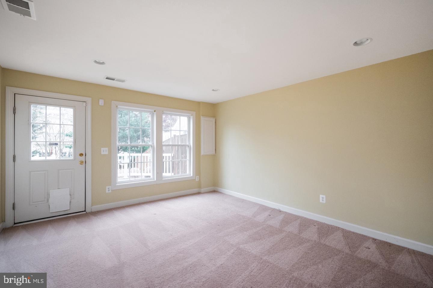 PRESERVE AT SMITH RUN - Residential Lease