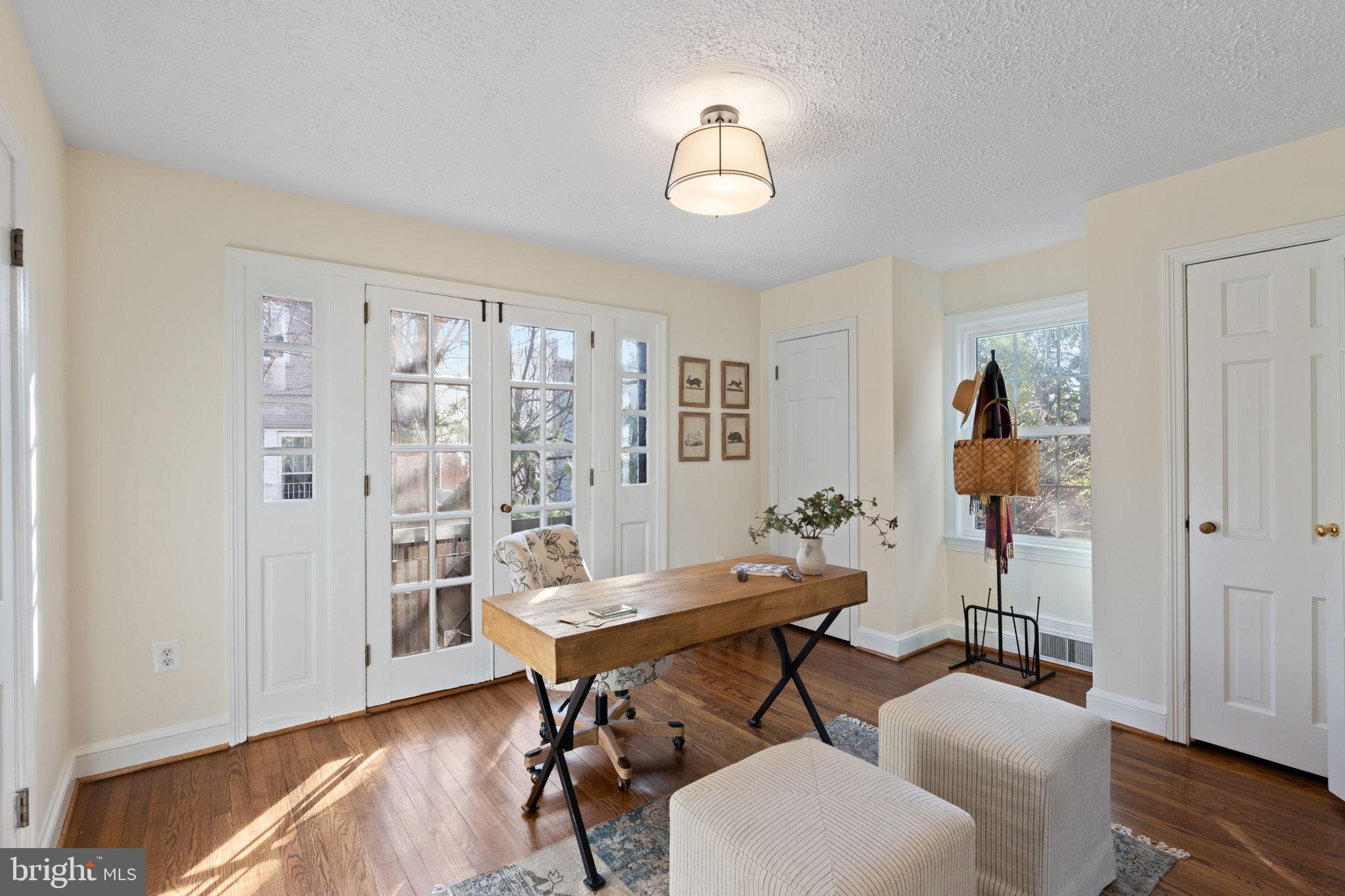 VIRGINIA VILLAGE - Residential