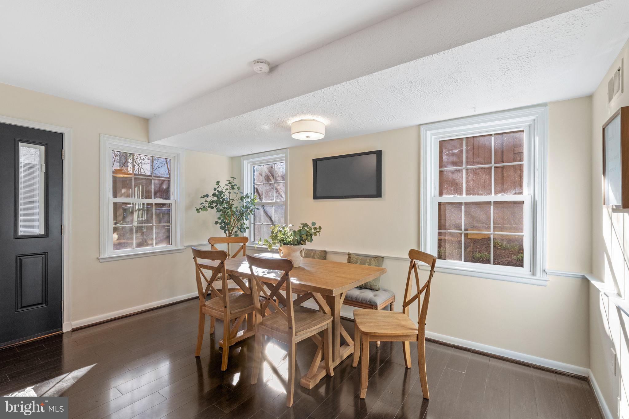 VIRGINIA VILLAGE - Residential