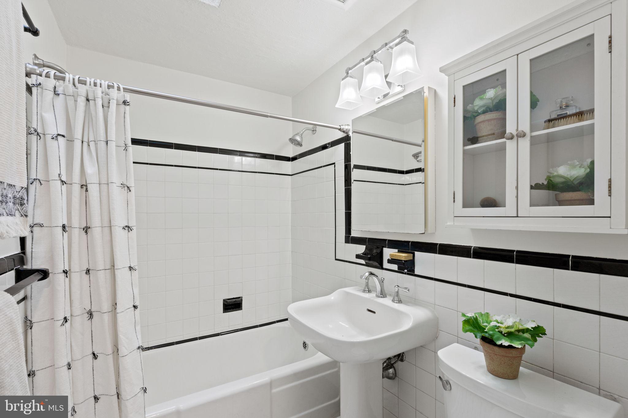 VIRGINIA VILLAGE - Residential