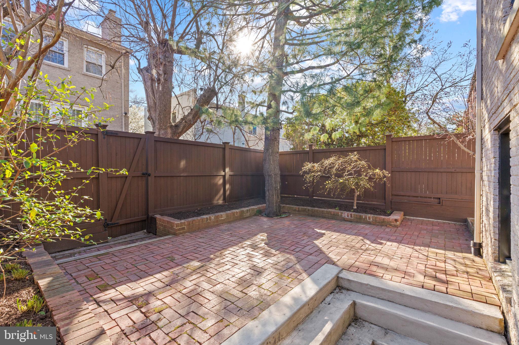 VIRGINIA VILLAGE - Residential