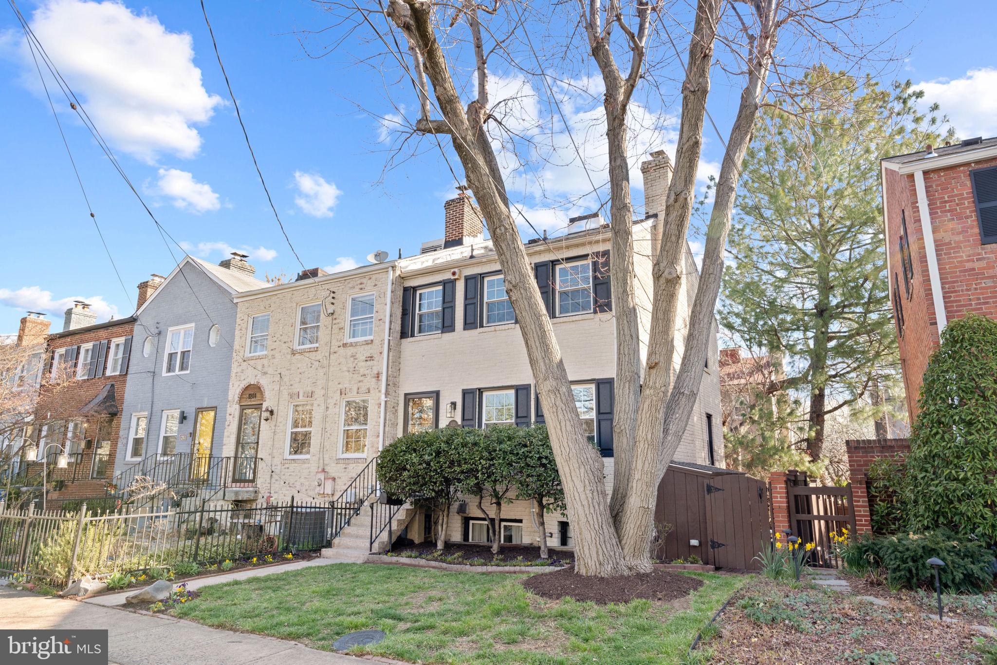 VIRGINIA VILLAGE - Residential