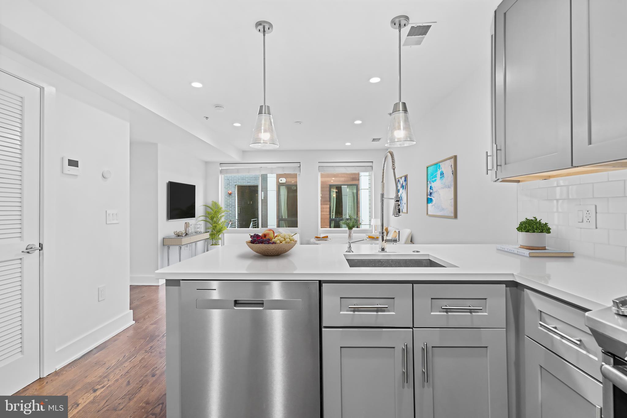 1649 E EYRE STREET 3