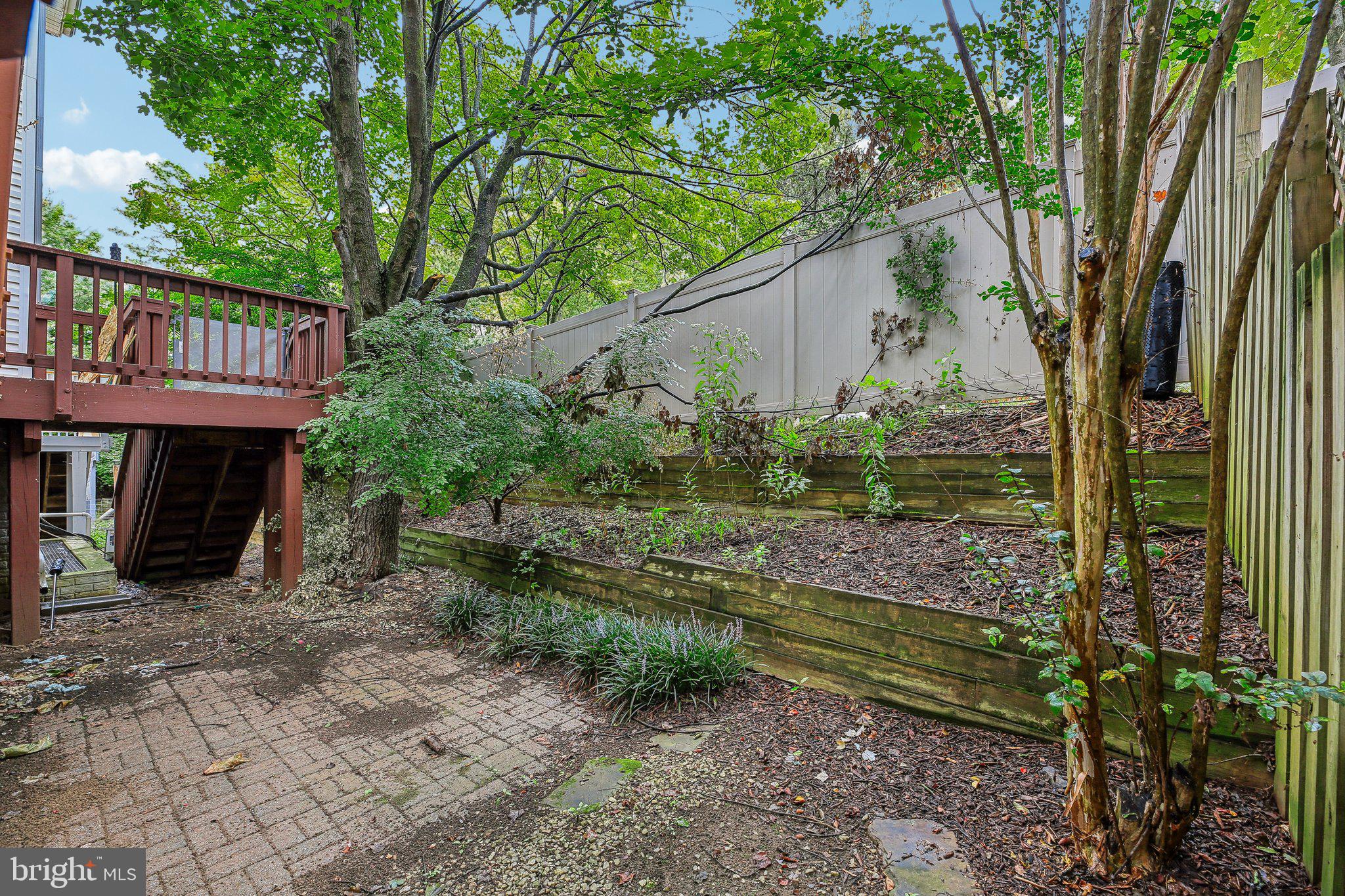 COLLEGE PARKWAY PLACE - Residential