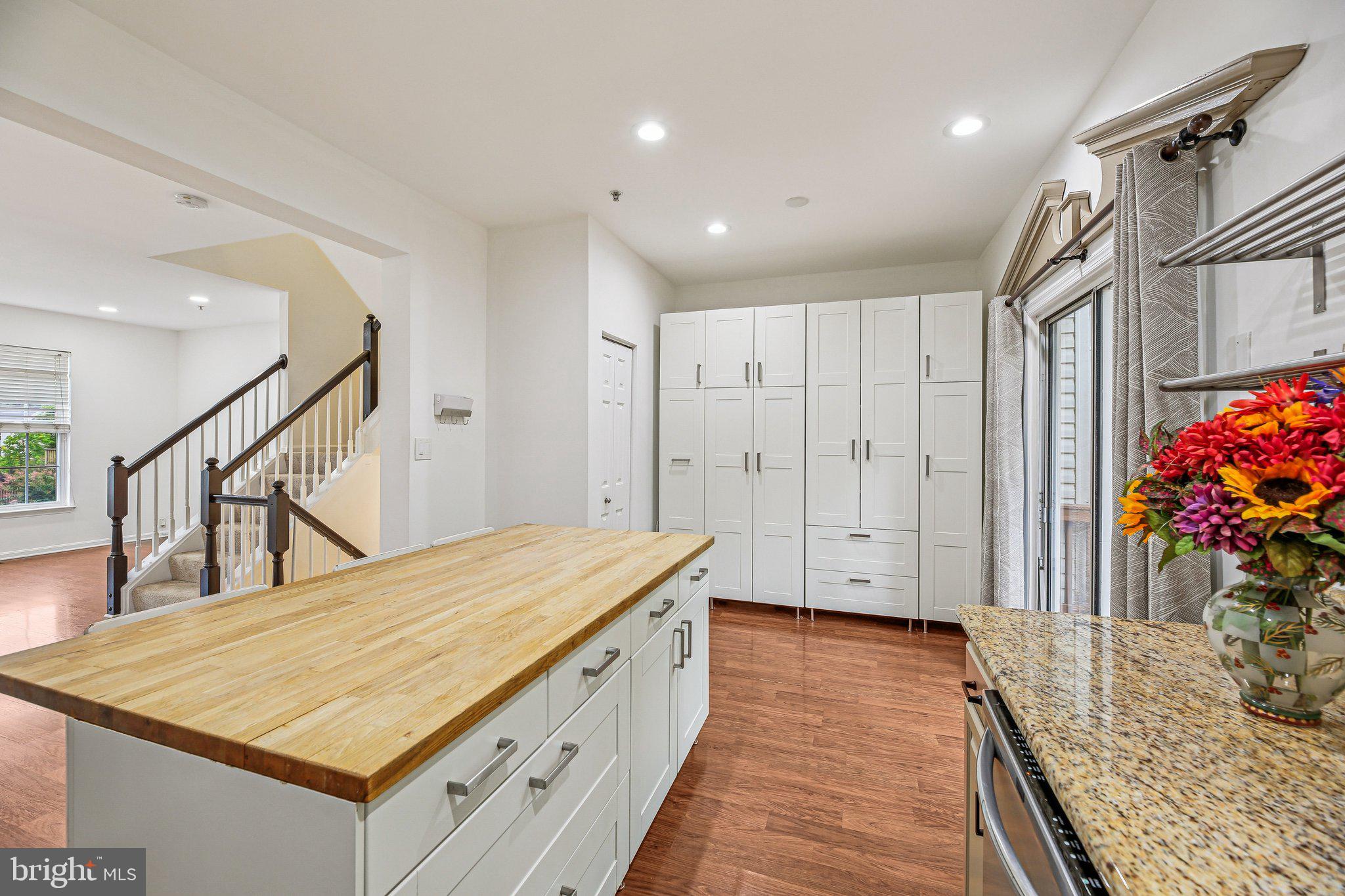 COLLEGE PARKWAY PLACE - Residential