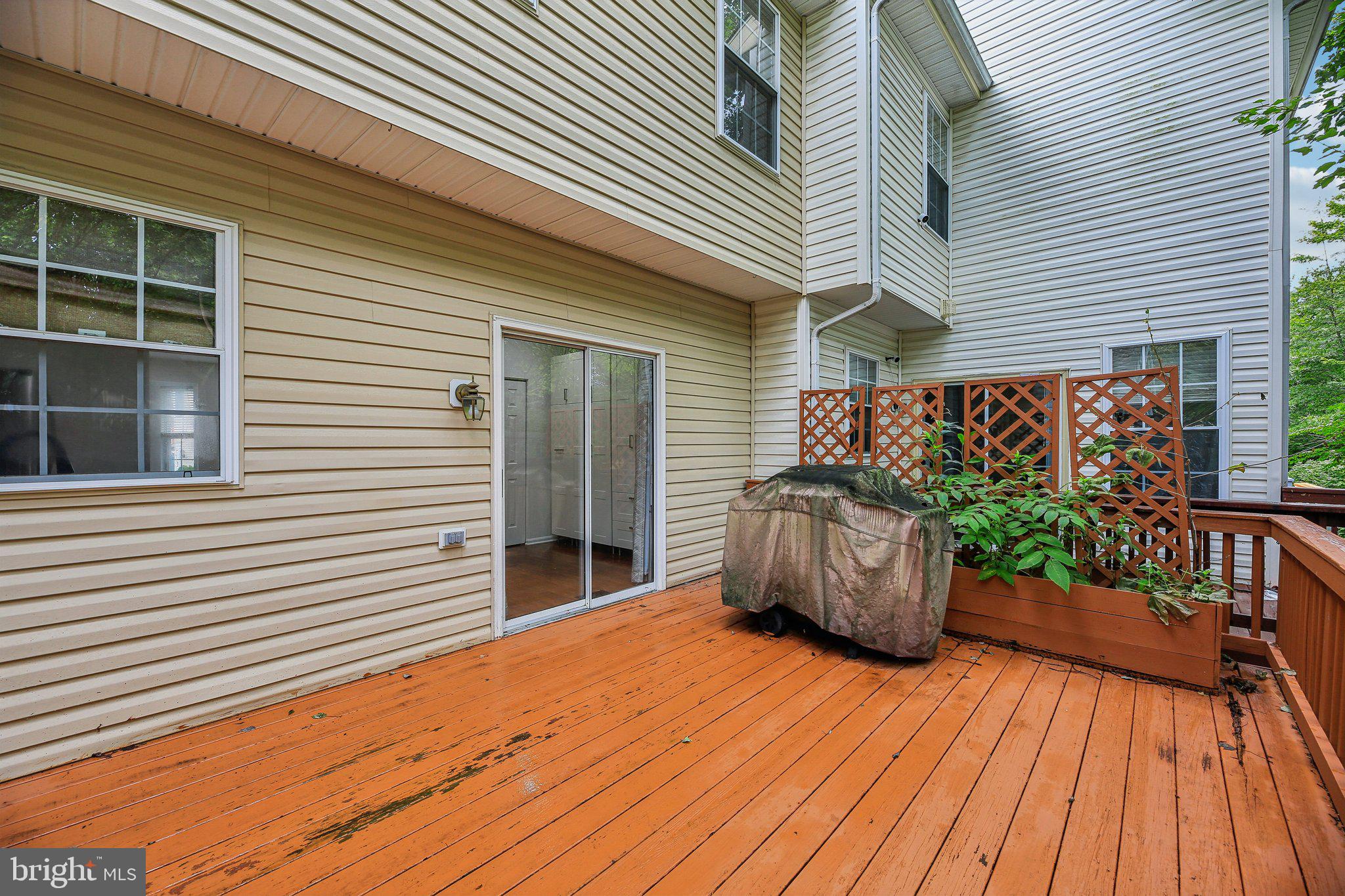 COLLEGE PARKWAY PLACE - Residential