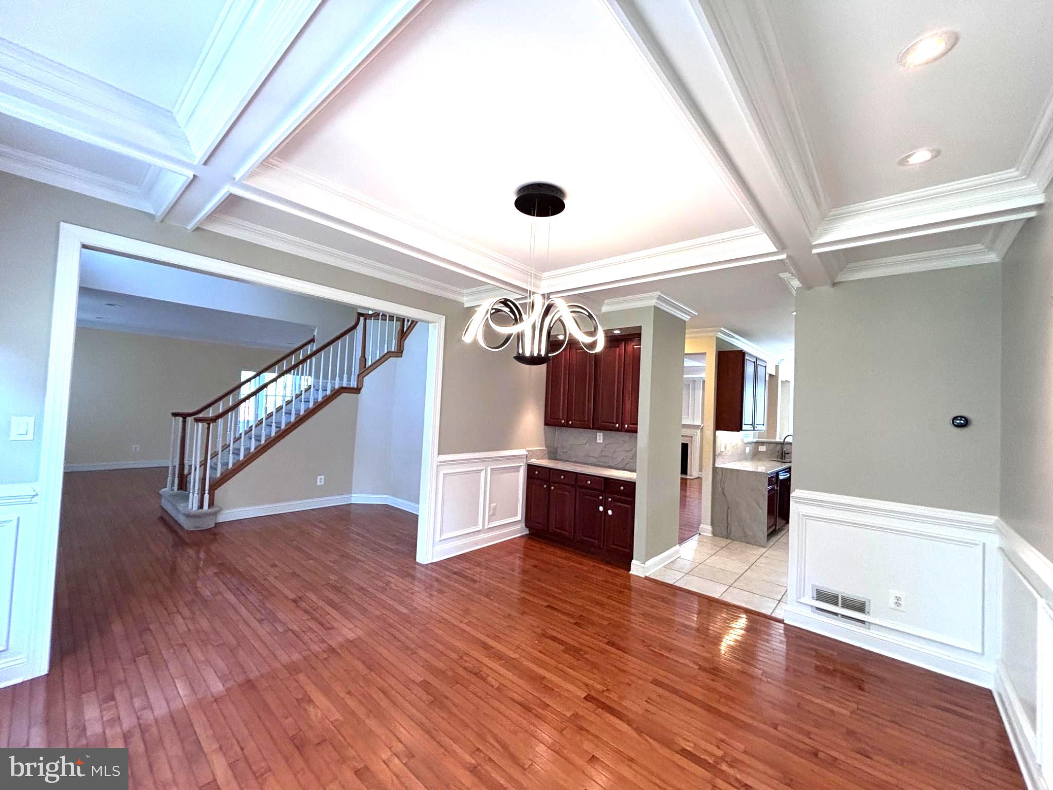 245 SOUTH LANE