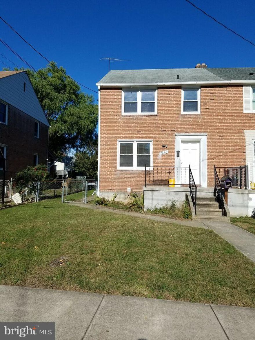 This is a 1st floor apartment with living rm, 1 bedrm and kitchen on the main level and a full bath in the basement with a large room that could be used as either a bedrm or extra living space.  There is a shared Laundry (washer n dryer )  in the basement.