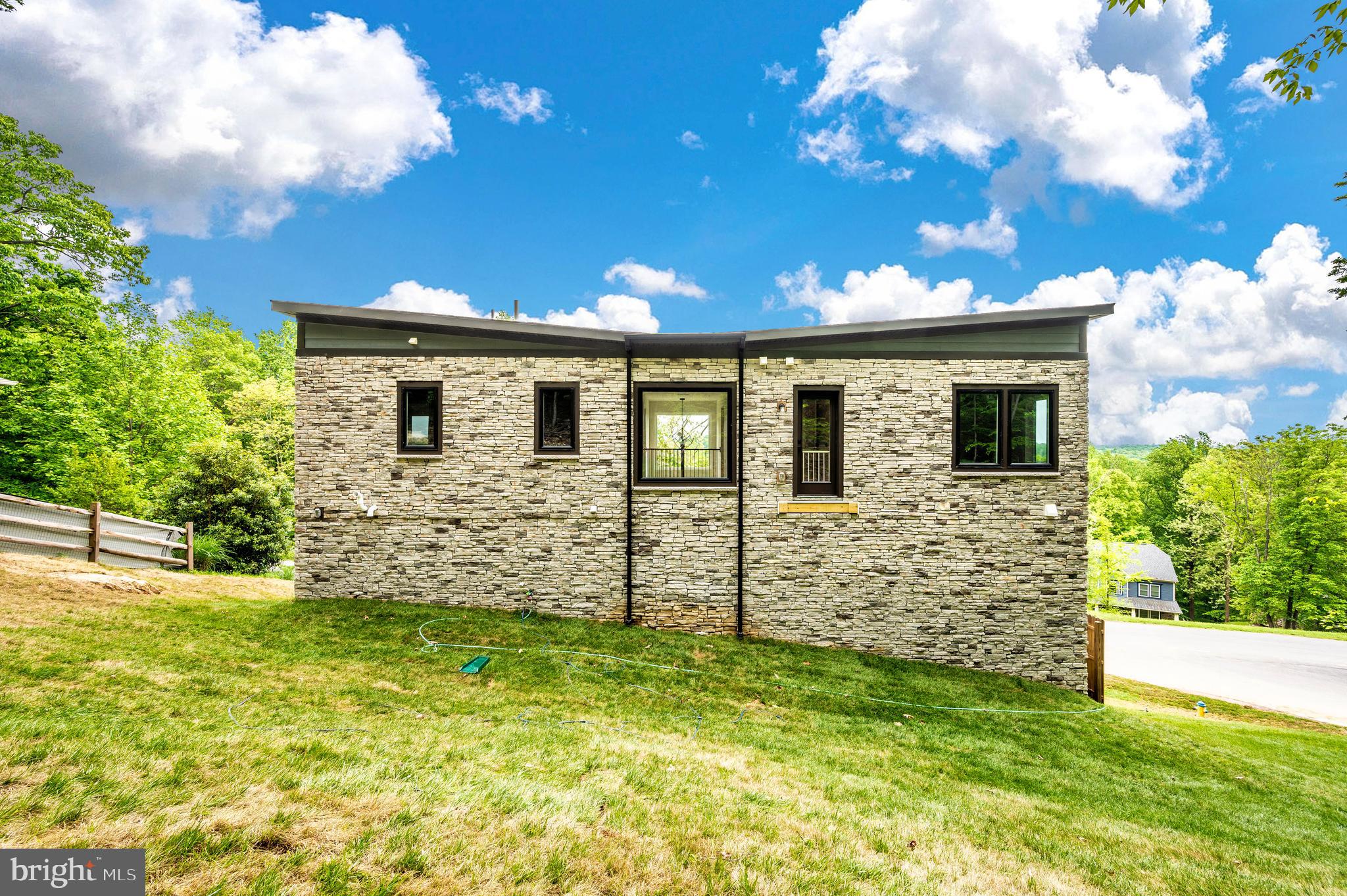 ASPEN LAKE LINGANORE - Residential