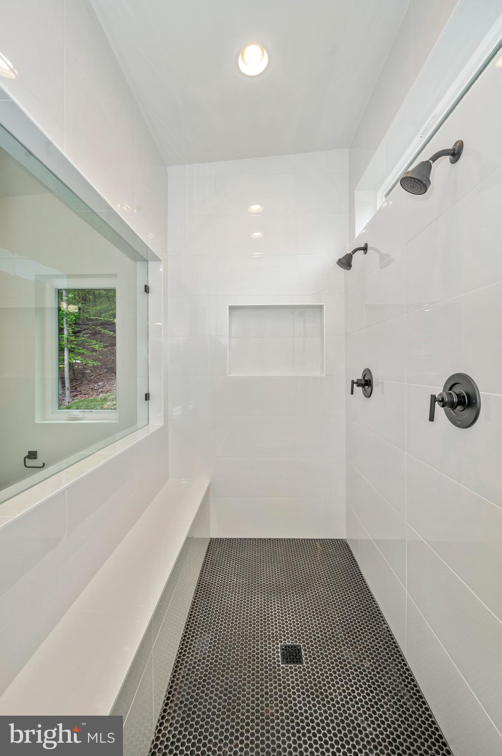 ASPEN LAKE LINGANORE - Residential