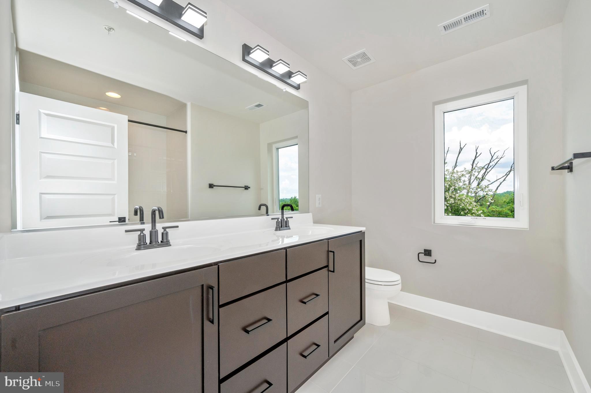 ASPEN LAKE LINGANORE - Residential