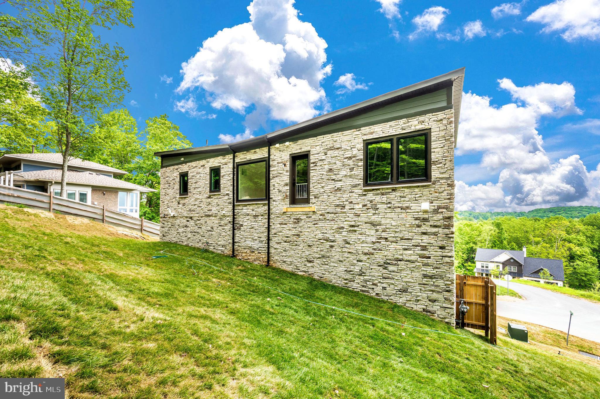 ASPEN LAKE LINGANORE - Residential