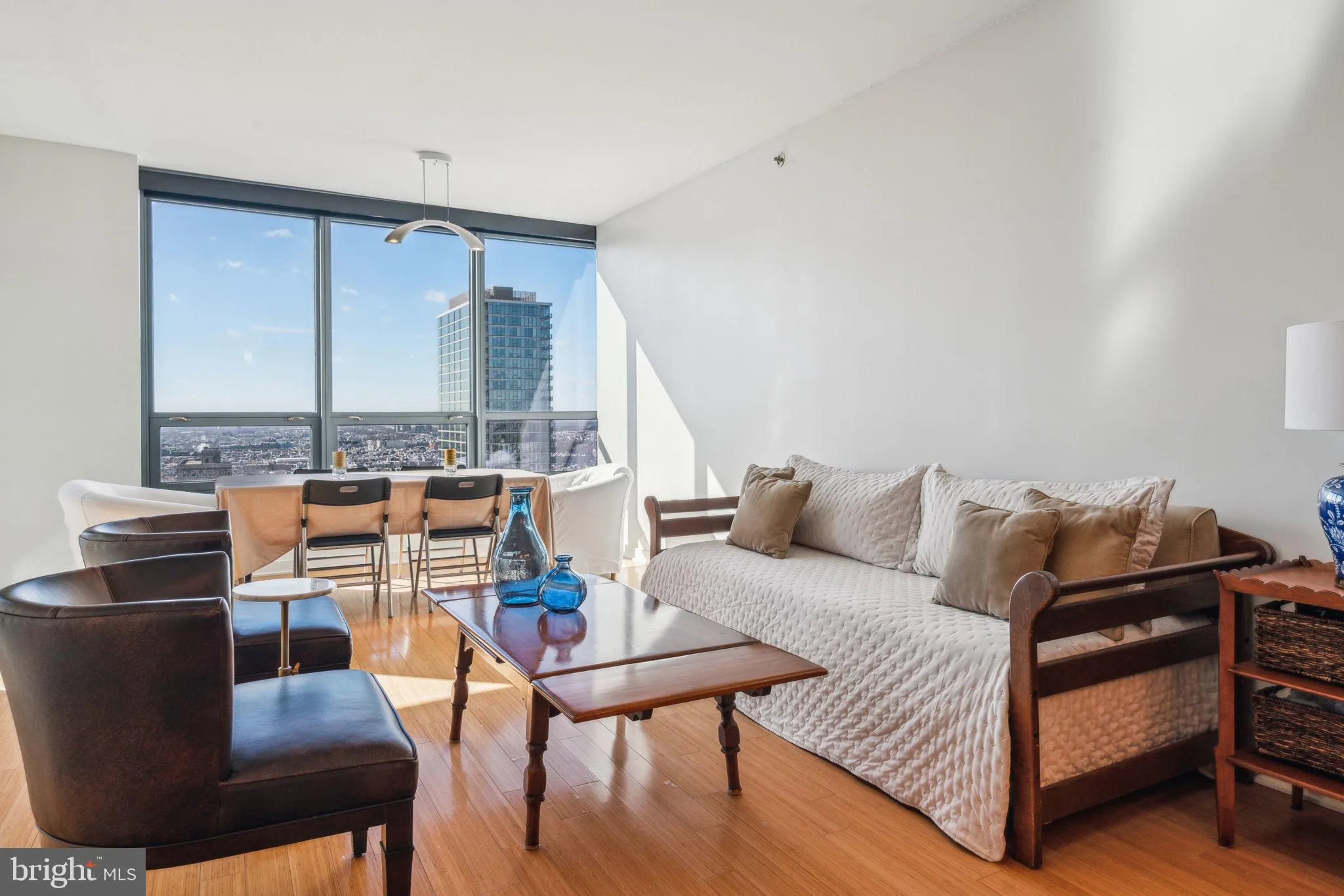 Philadelphia, Pennsylvania 19103, United States, 1 Bedroom Bedrooms, ,1 BathroomBathrooms,Residential,Active,76594