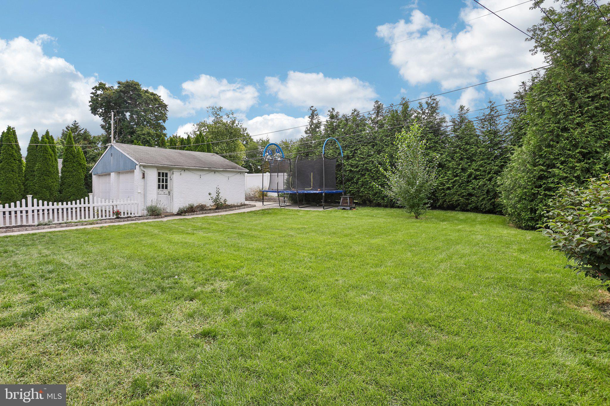 1024 BROADVIEW AVENUE