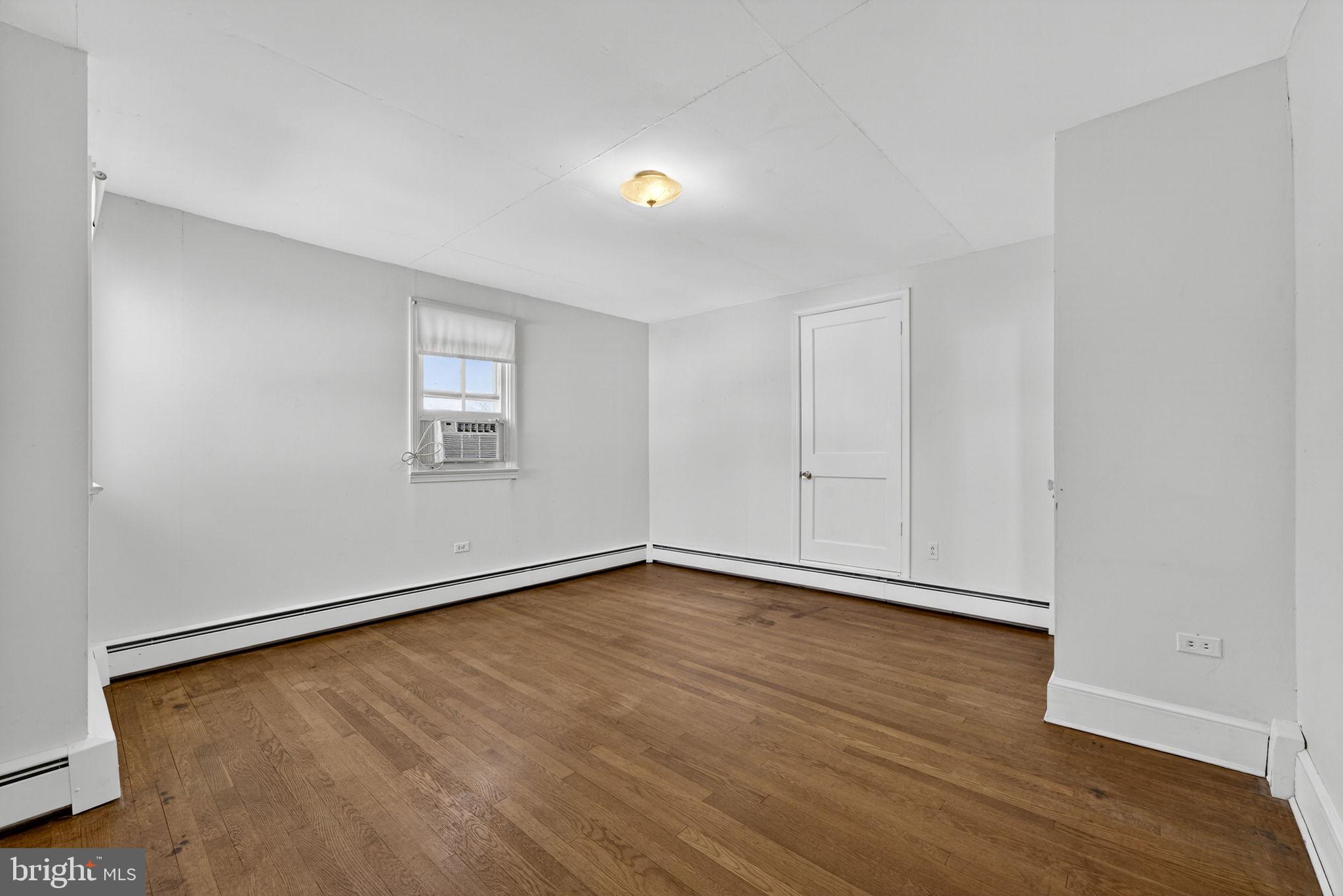 TOWN OF PURCELLVILLE - Residential