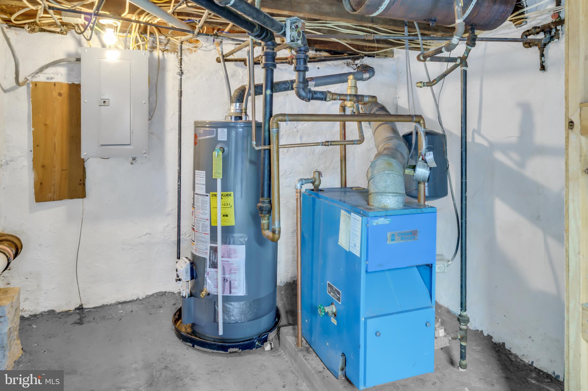 PORT RICHMOND - Residential Lease