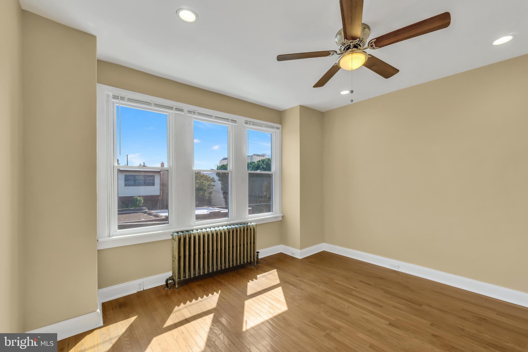 PORT RICHMOND - Residential Lease