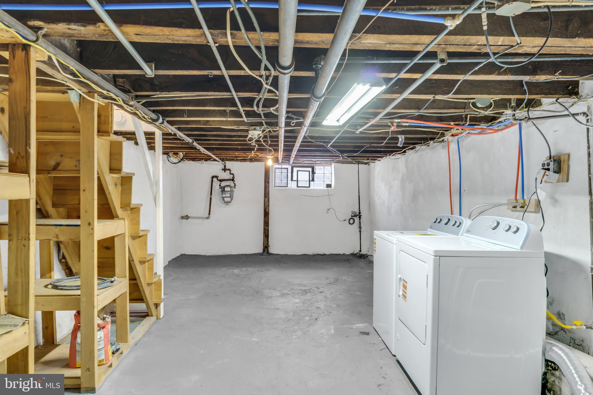 PORT RICHMOND - Residential Lease