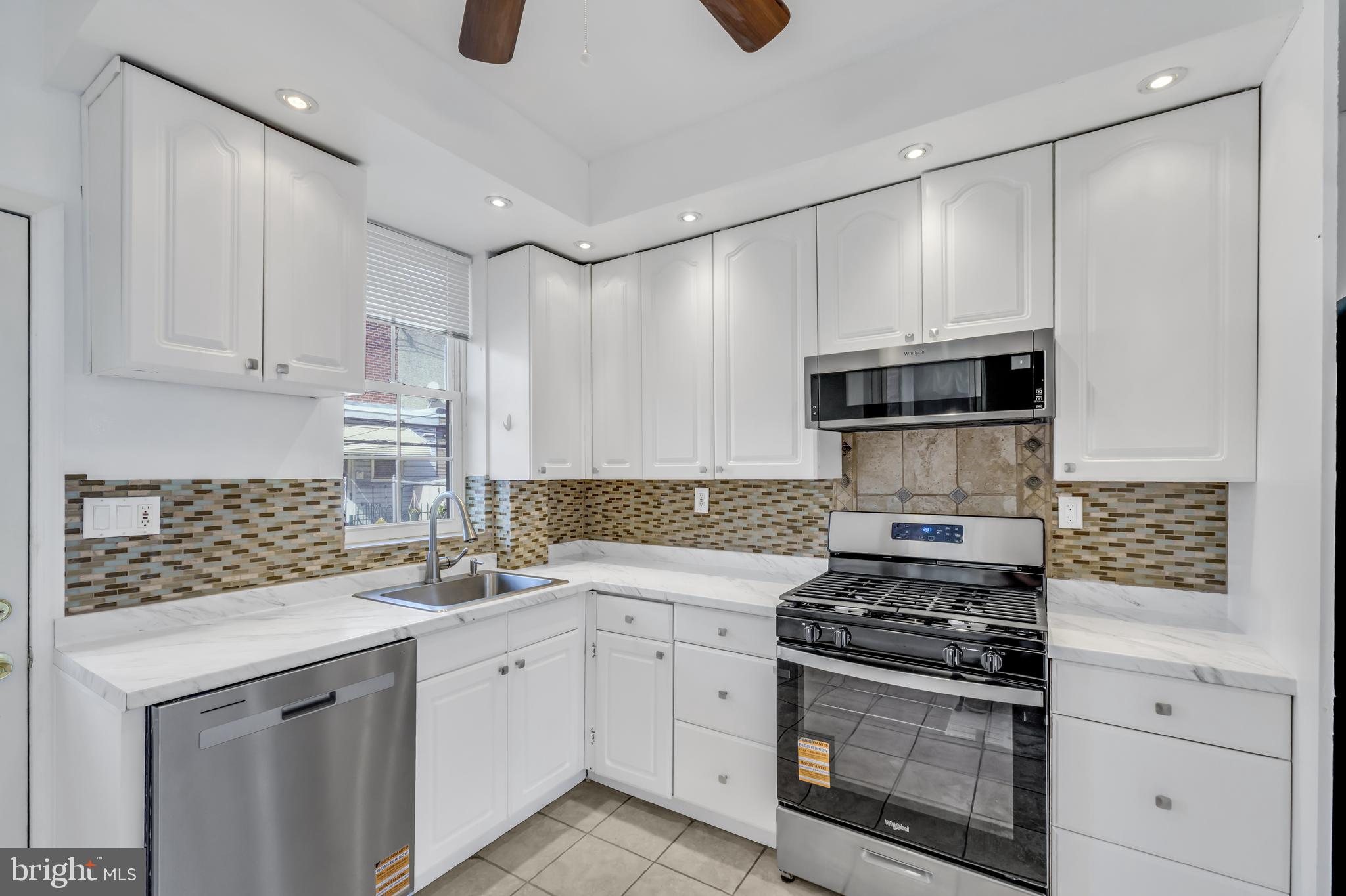 PORT RICHMOND - Residential Lease