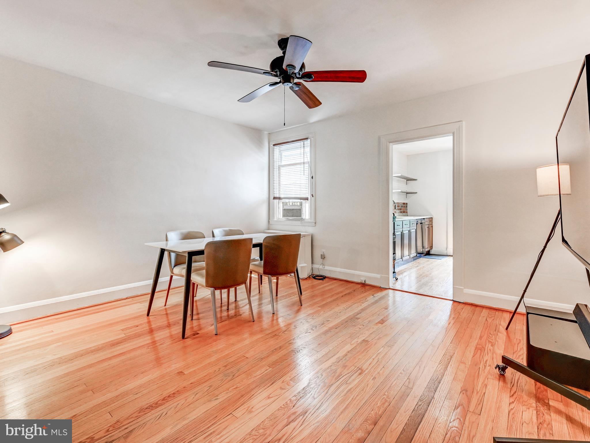 819 W 33RD STREET