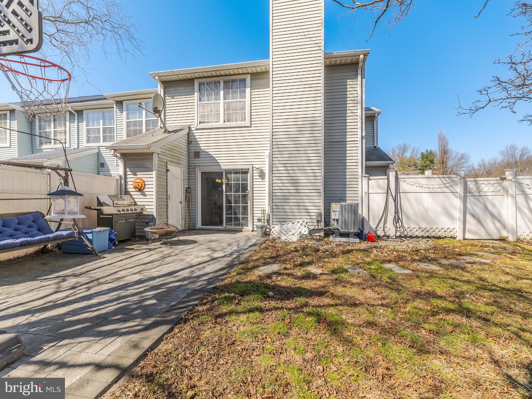 SAW MILL VALLEY - Residential