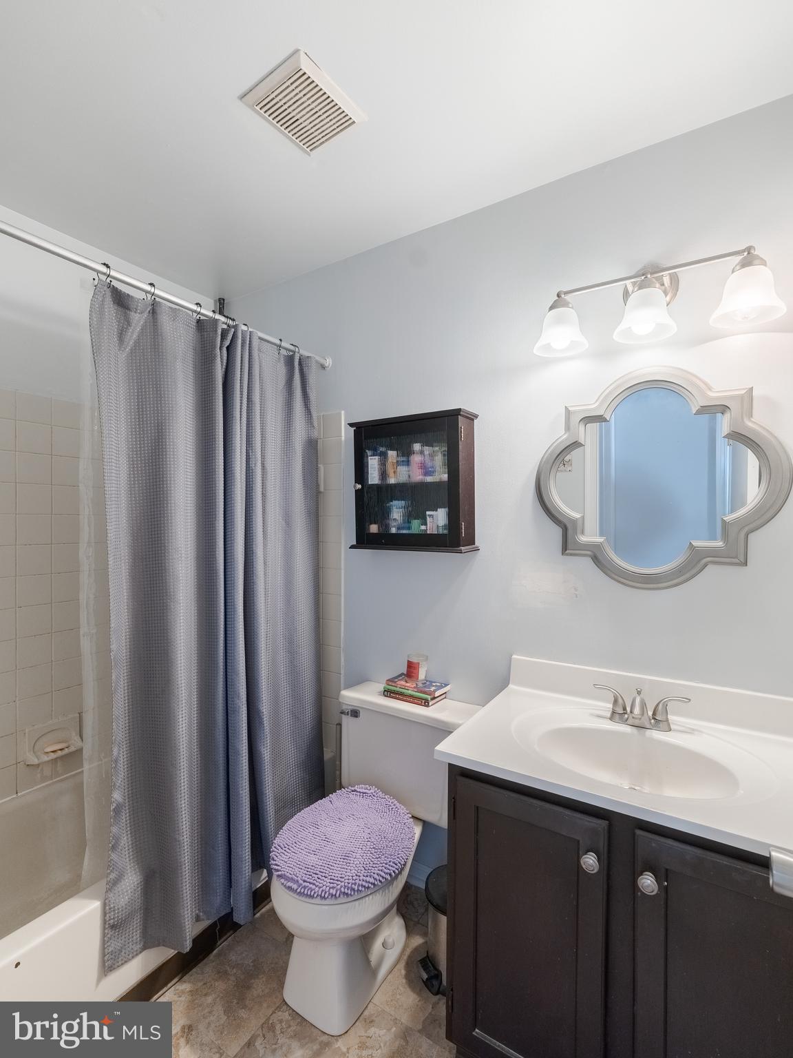 SAW MILL VALLEY - Residential