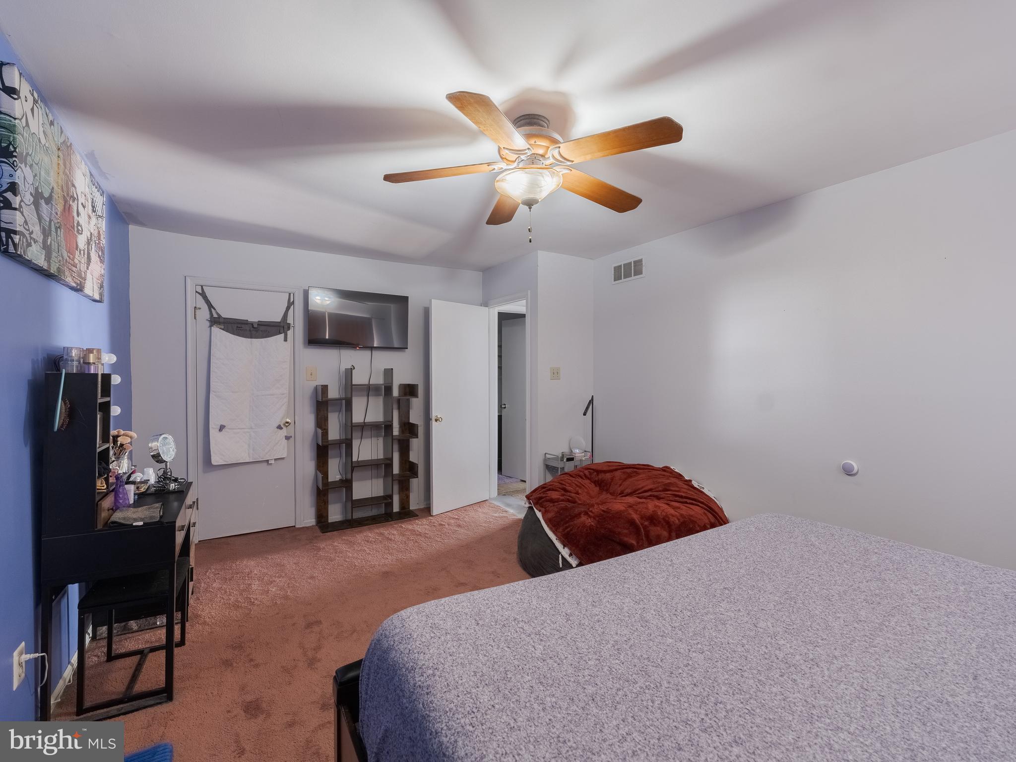 SAW MILL VALLEY - Residential