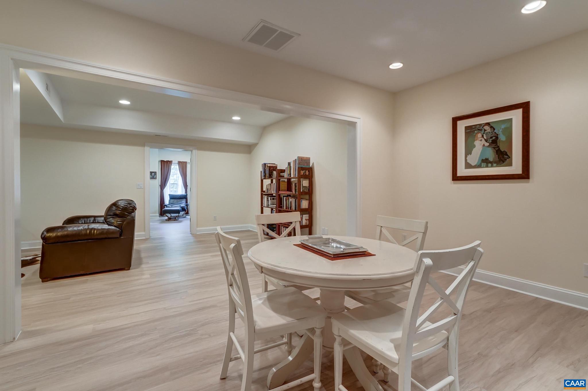 FOXCHASE - Residential